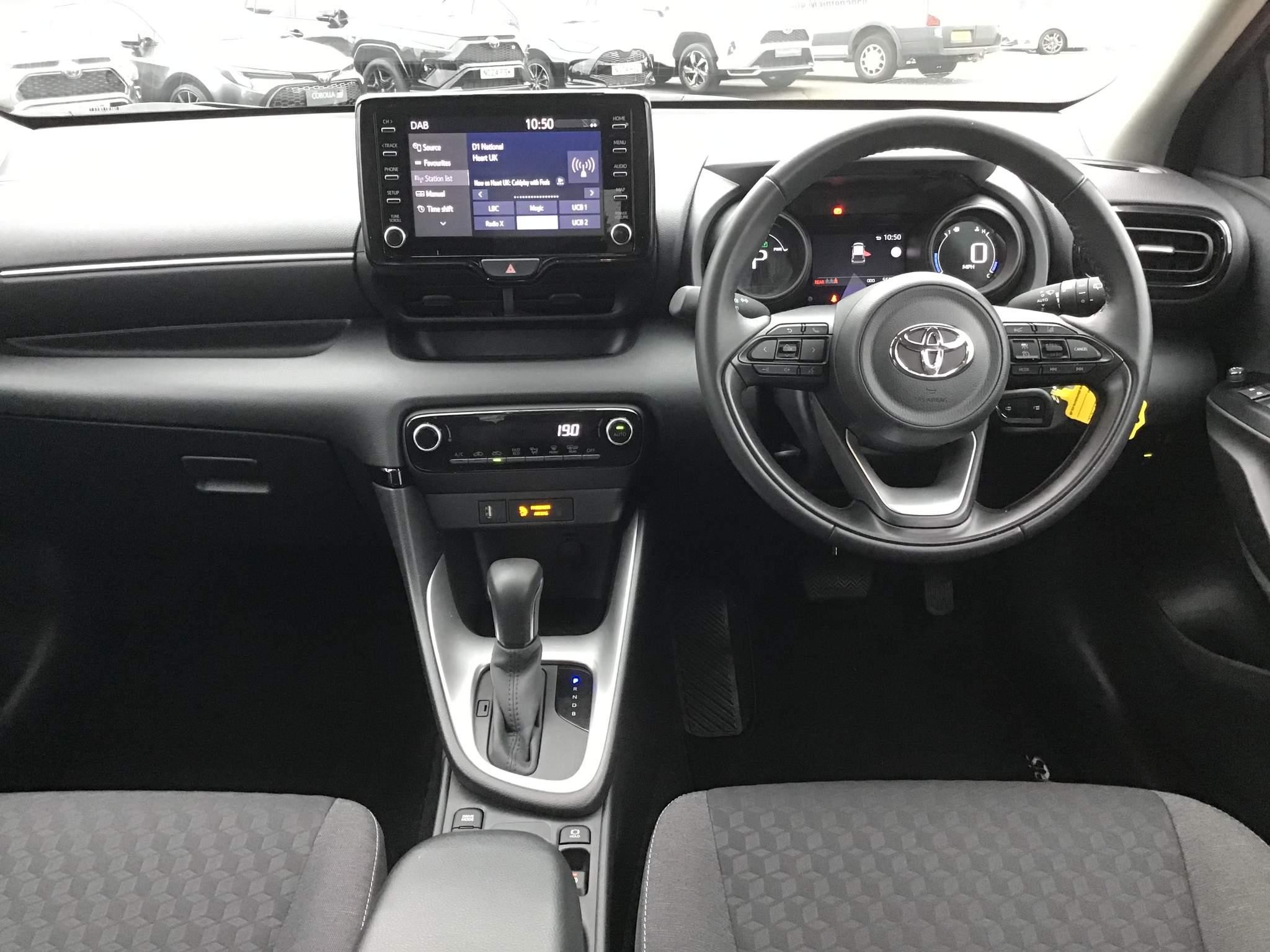 Toyota Yaris Image 14