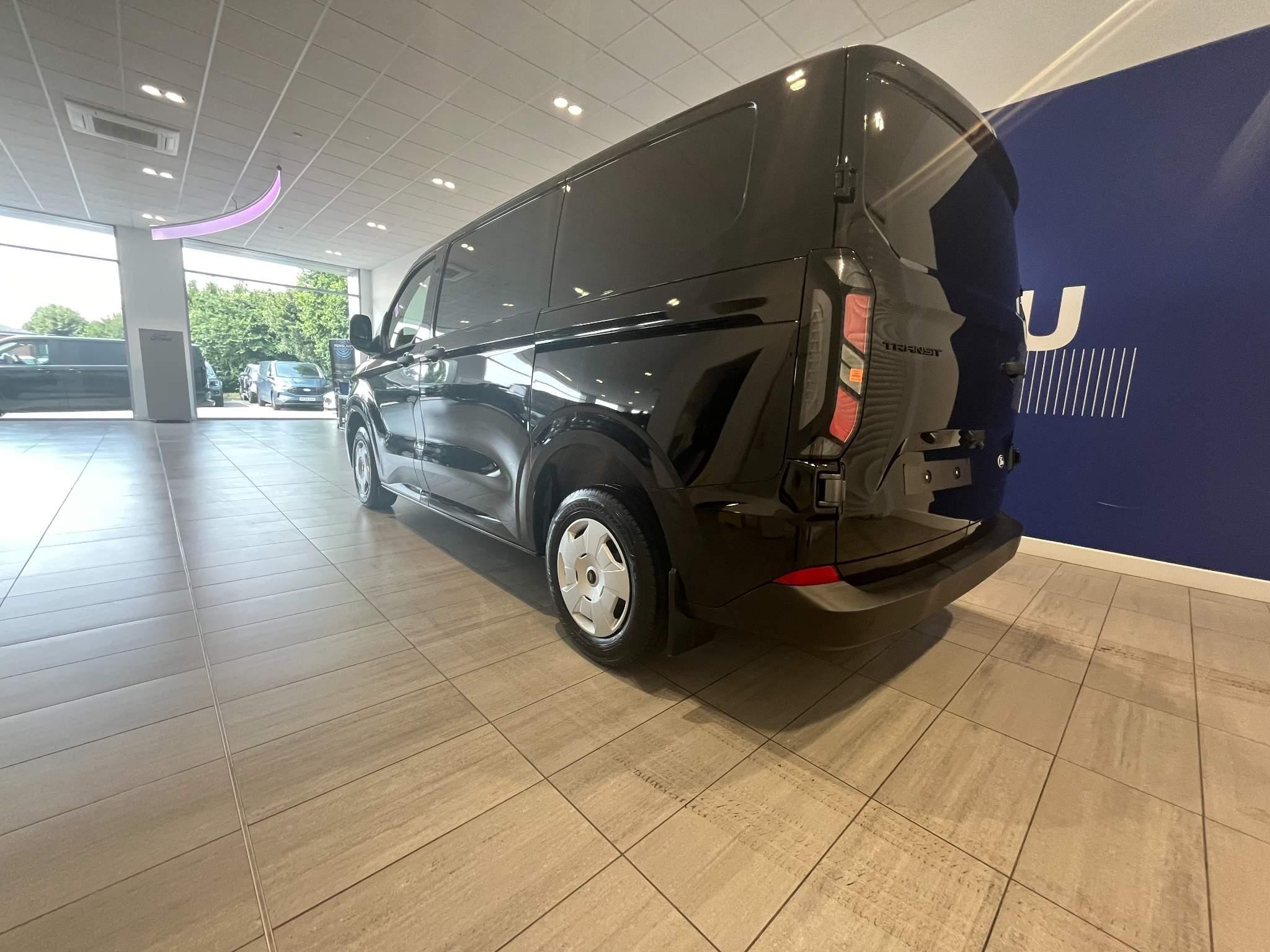 Ford Transit Custom Image 4