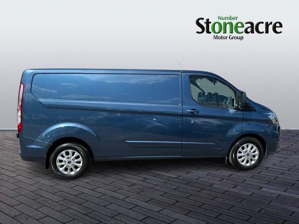 Ford Transit Custom Image 2