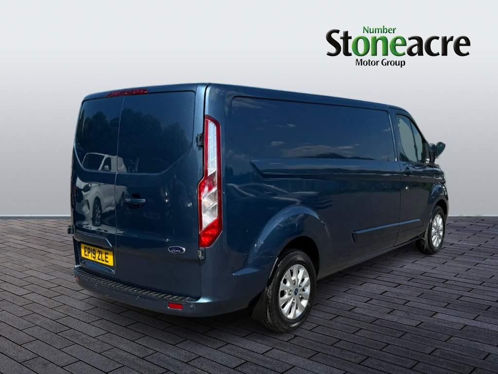 Ford Transit Custom Image 3