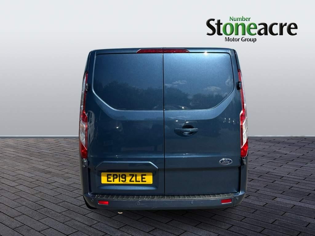 Ford Transit Custom Image 4