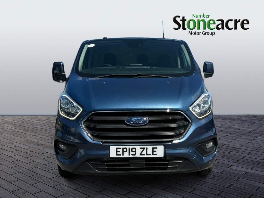 Ford Transit Custom Image 8