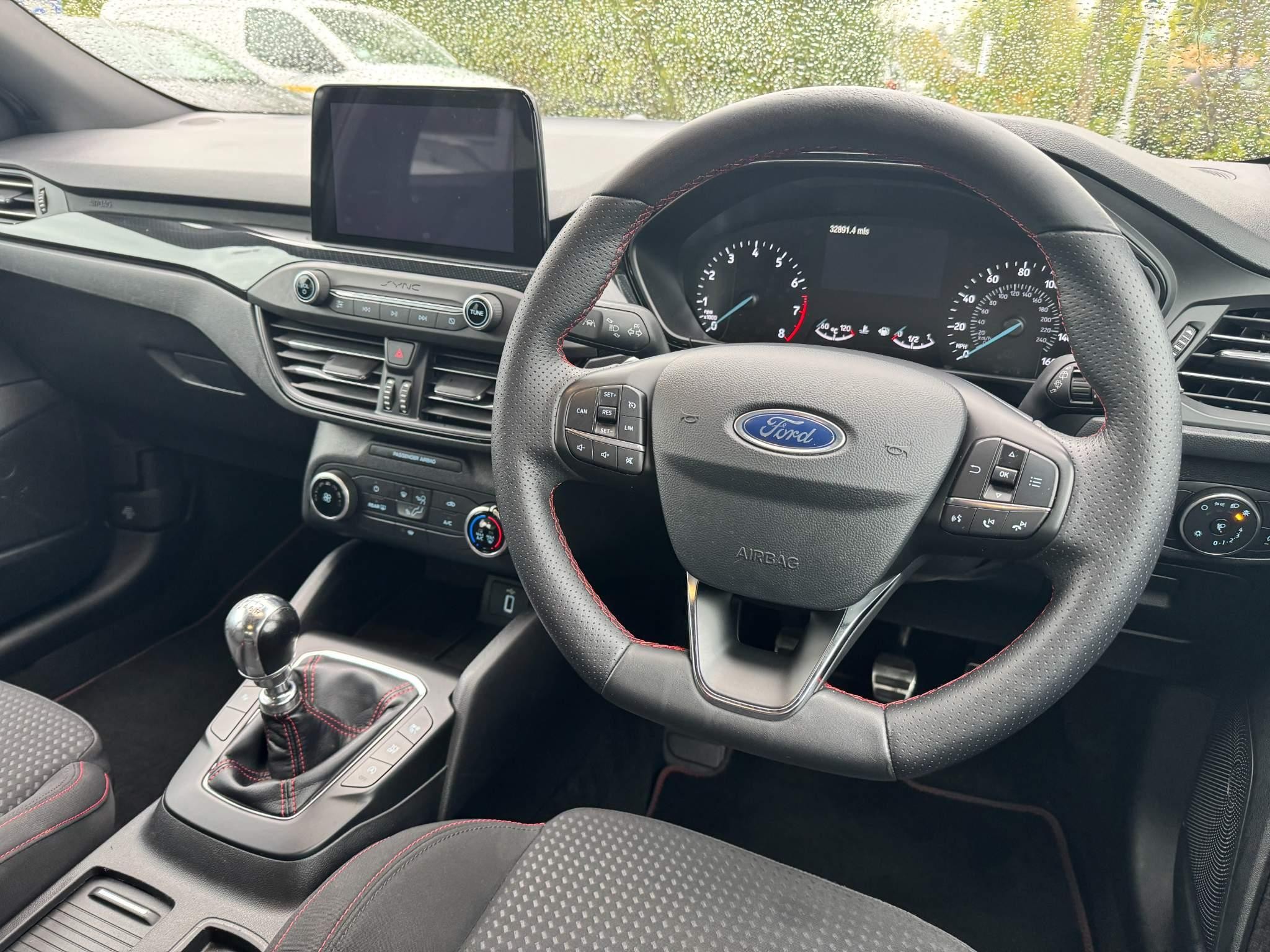 Ford Focus Image 16