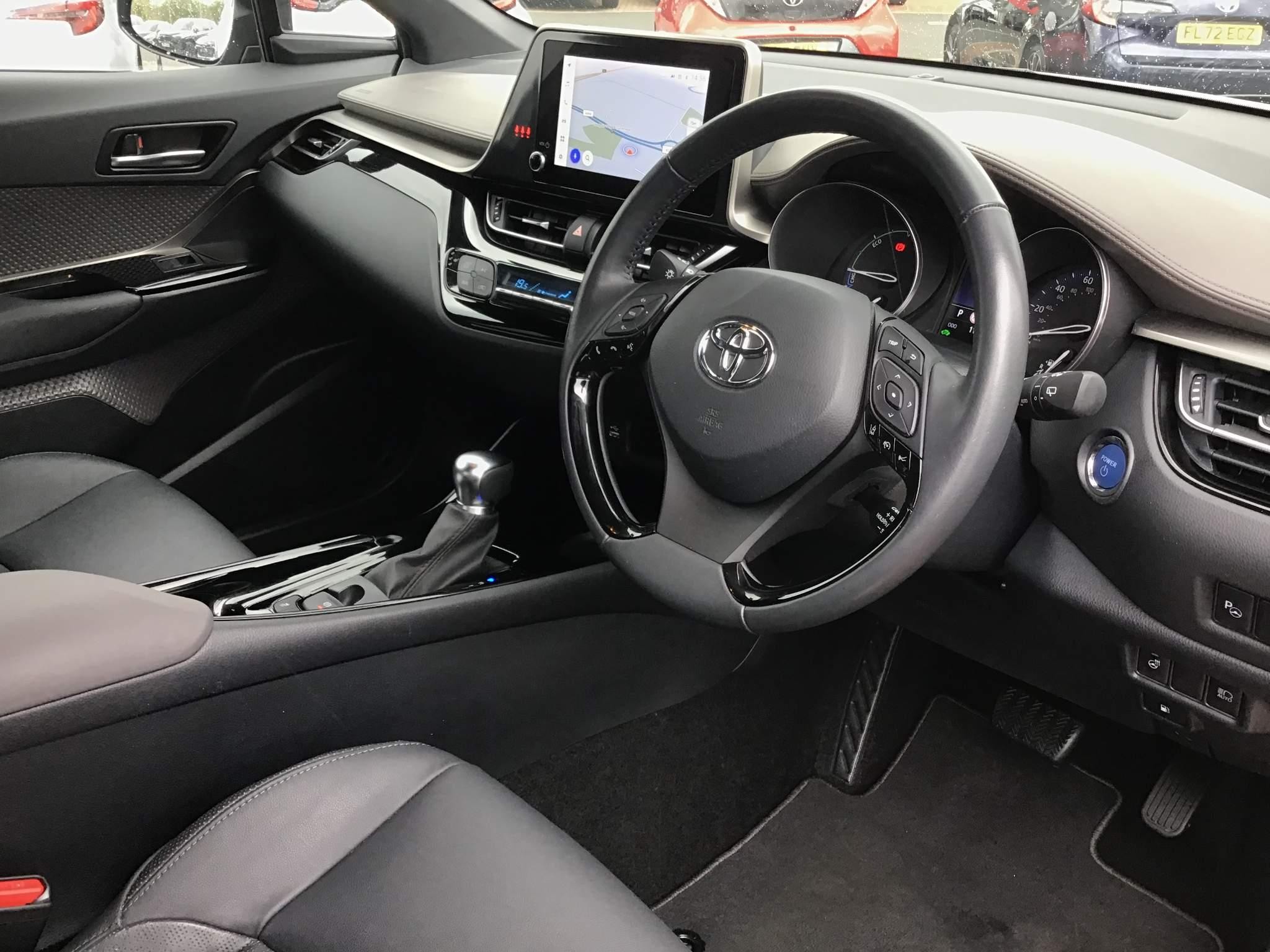 Toyota C-HR Image 15