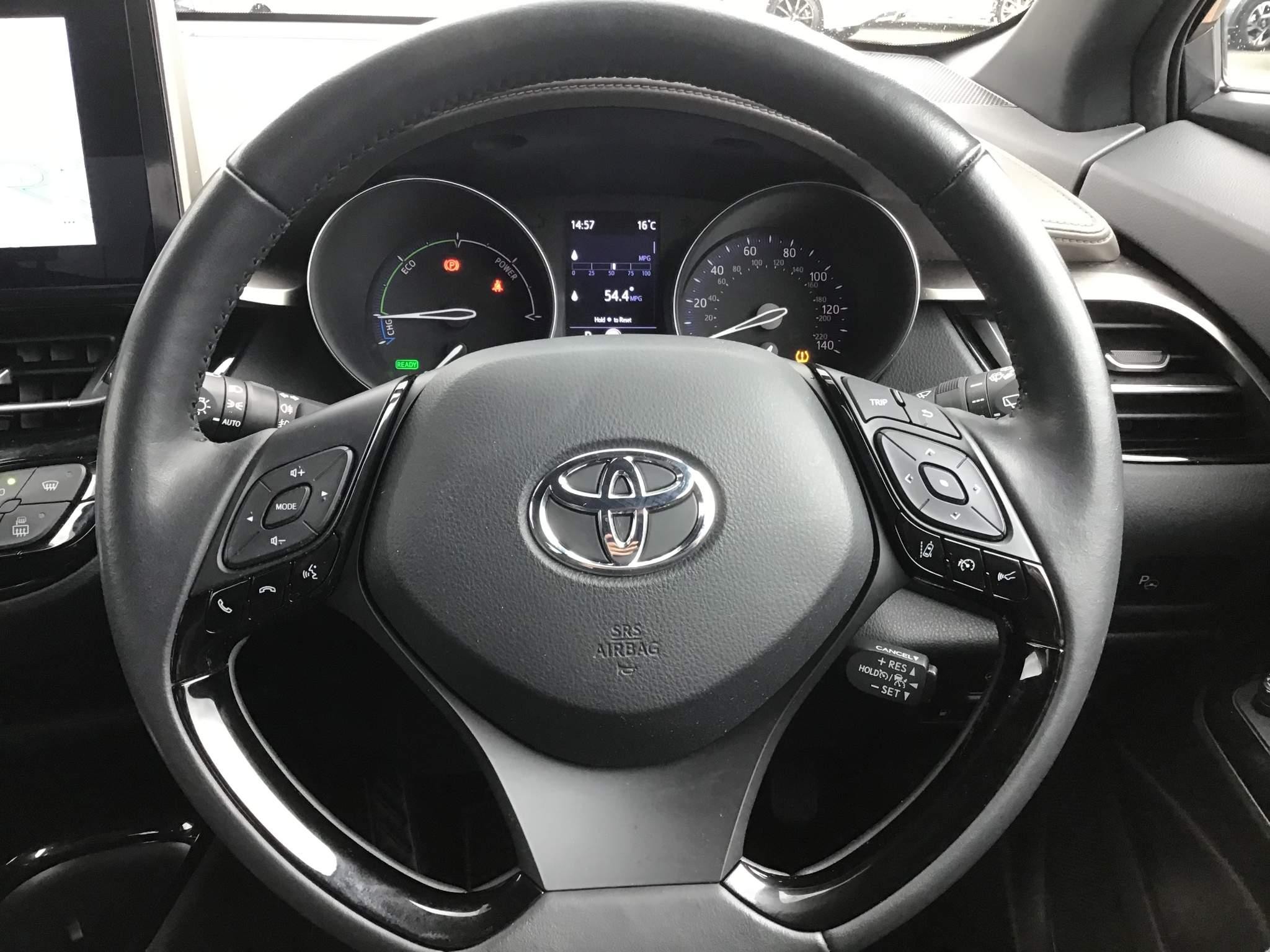 Toyota C-HR Image 17