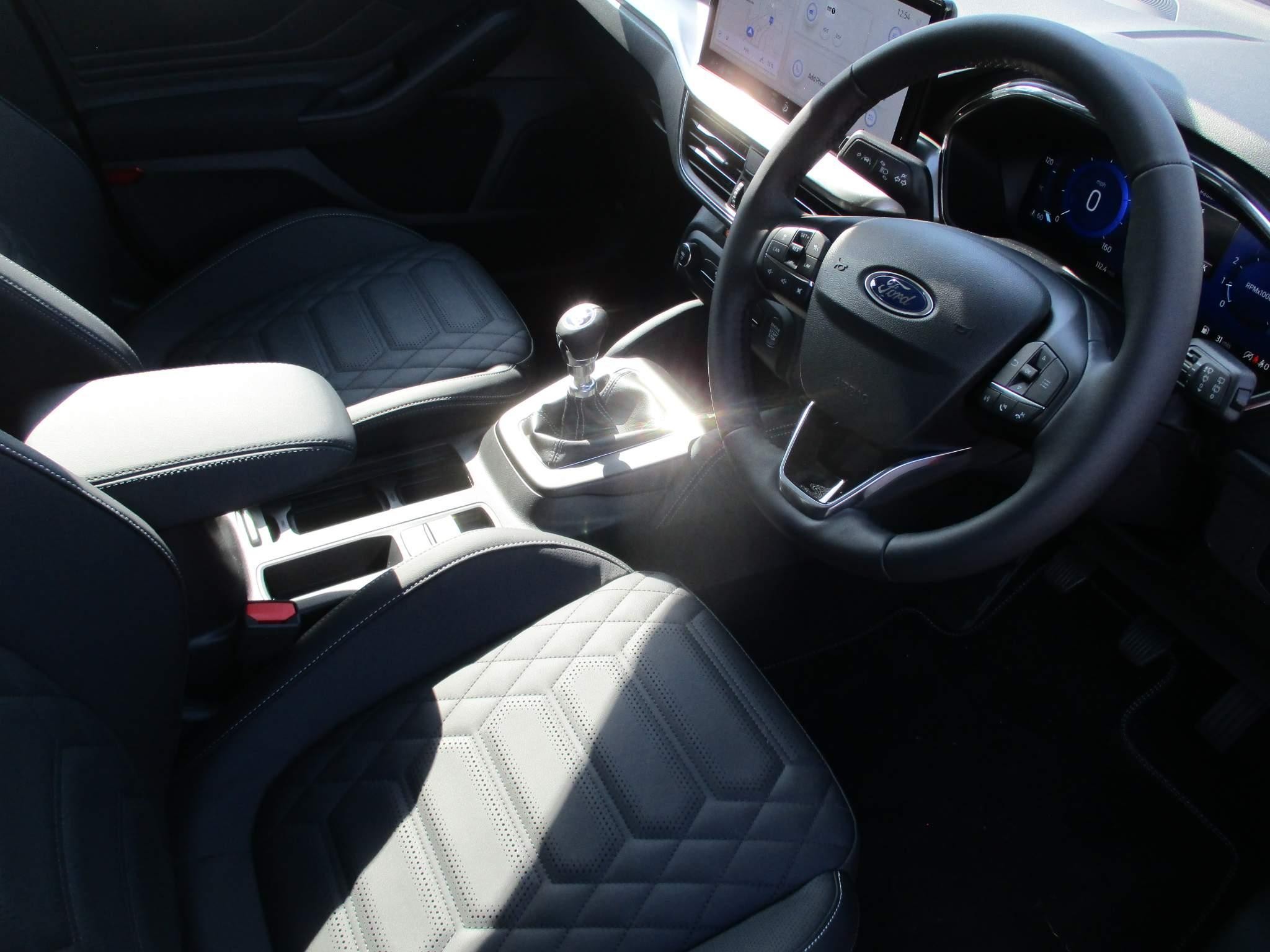 Ford Focus Image 15