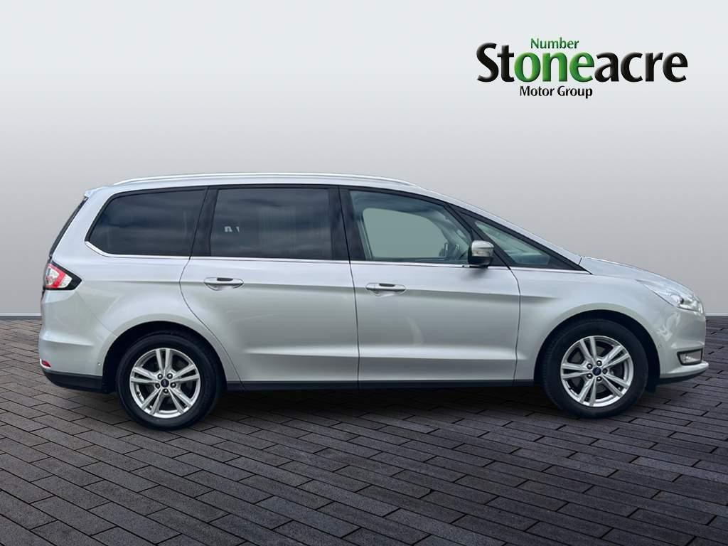 Ford Galaxy Image 2