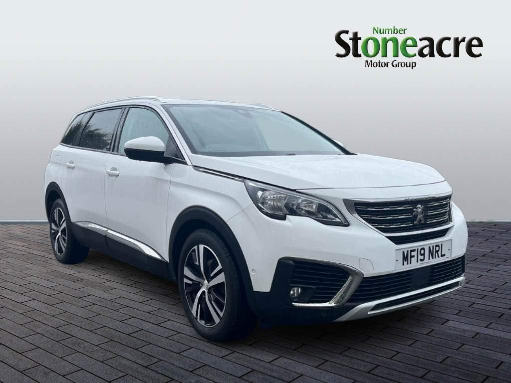 Peugeot 5008 Image 1