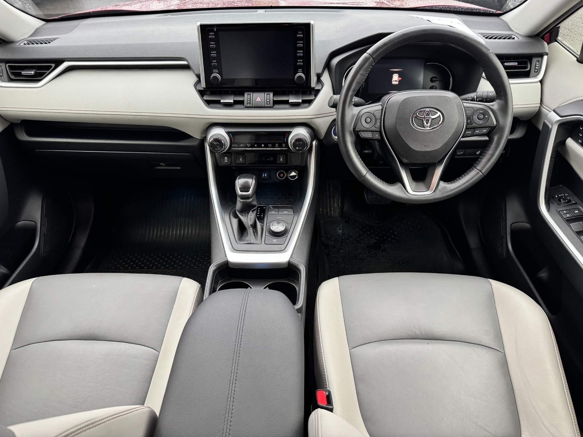 Toyota RAV4 Image 15