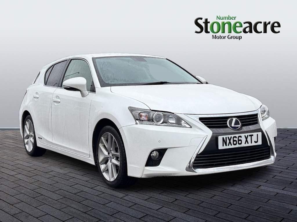 Lexus CT Image 1