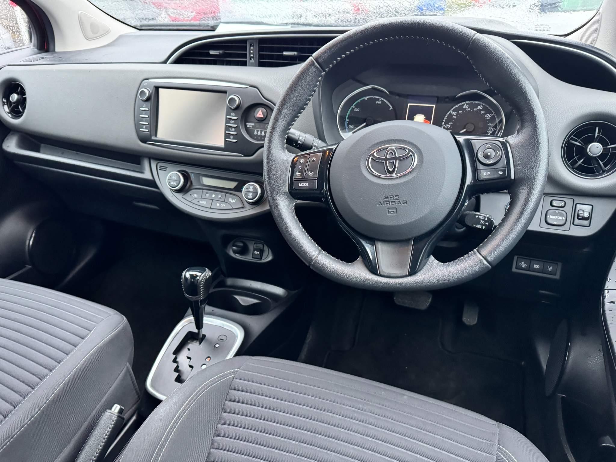 Toyota Yaris Image 16