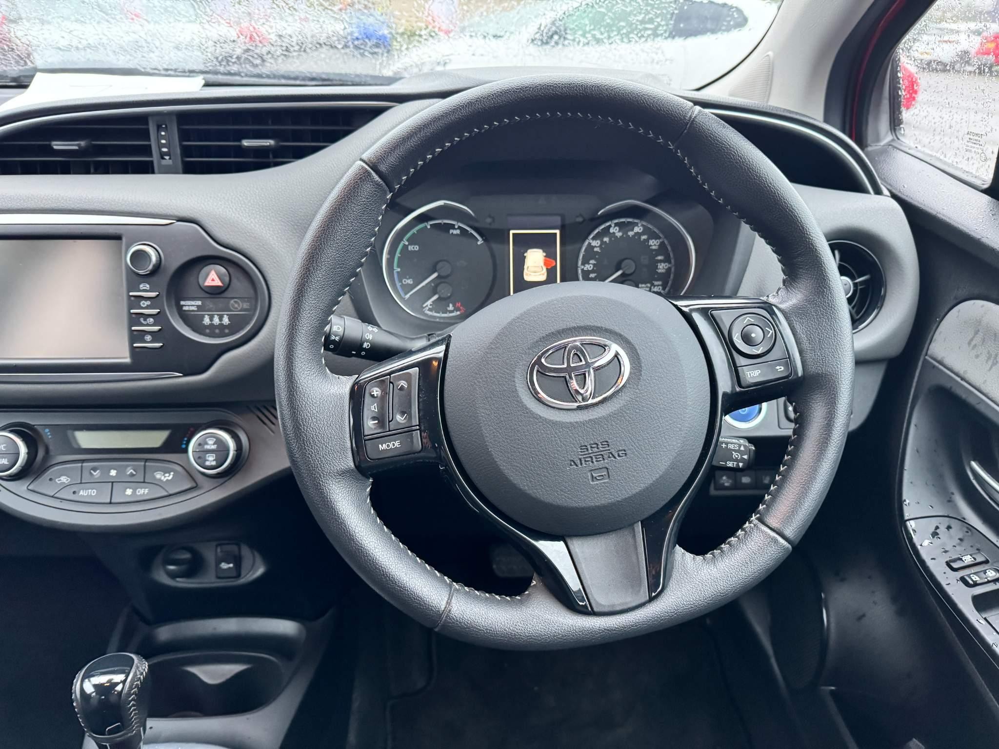 Toyota Yaris Image 17