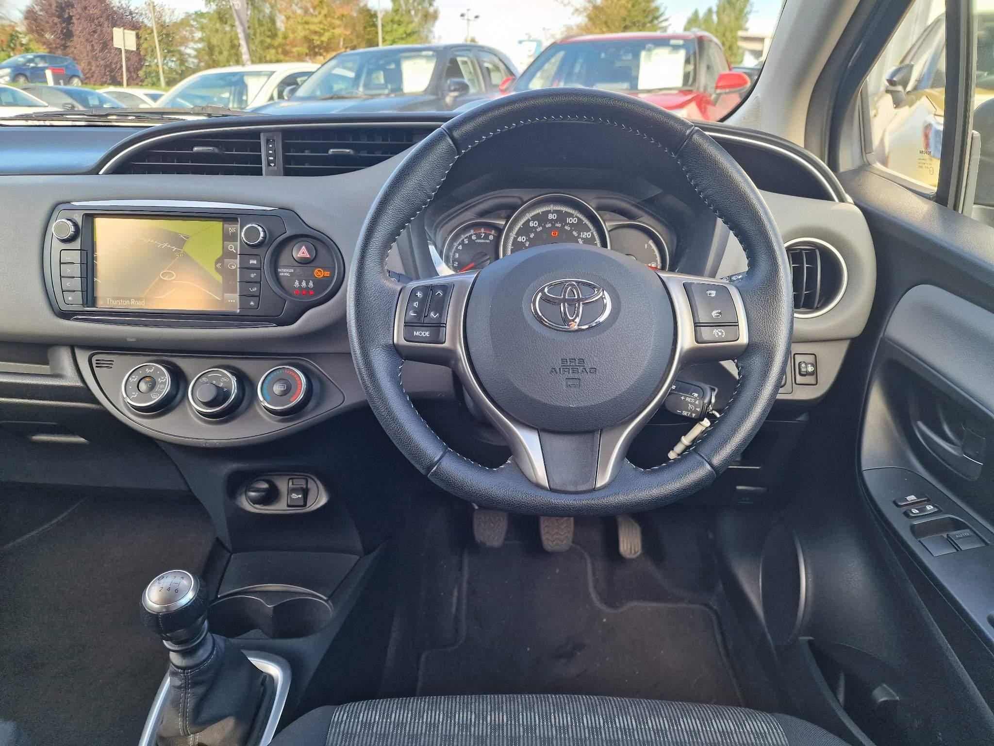 Toyota Yaris Image 8