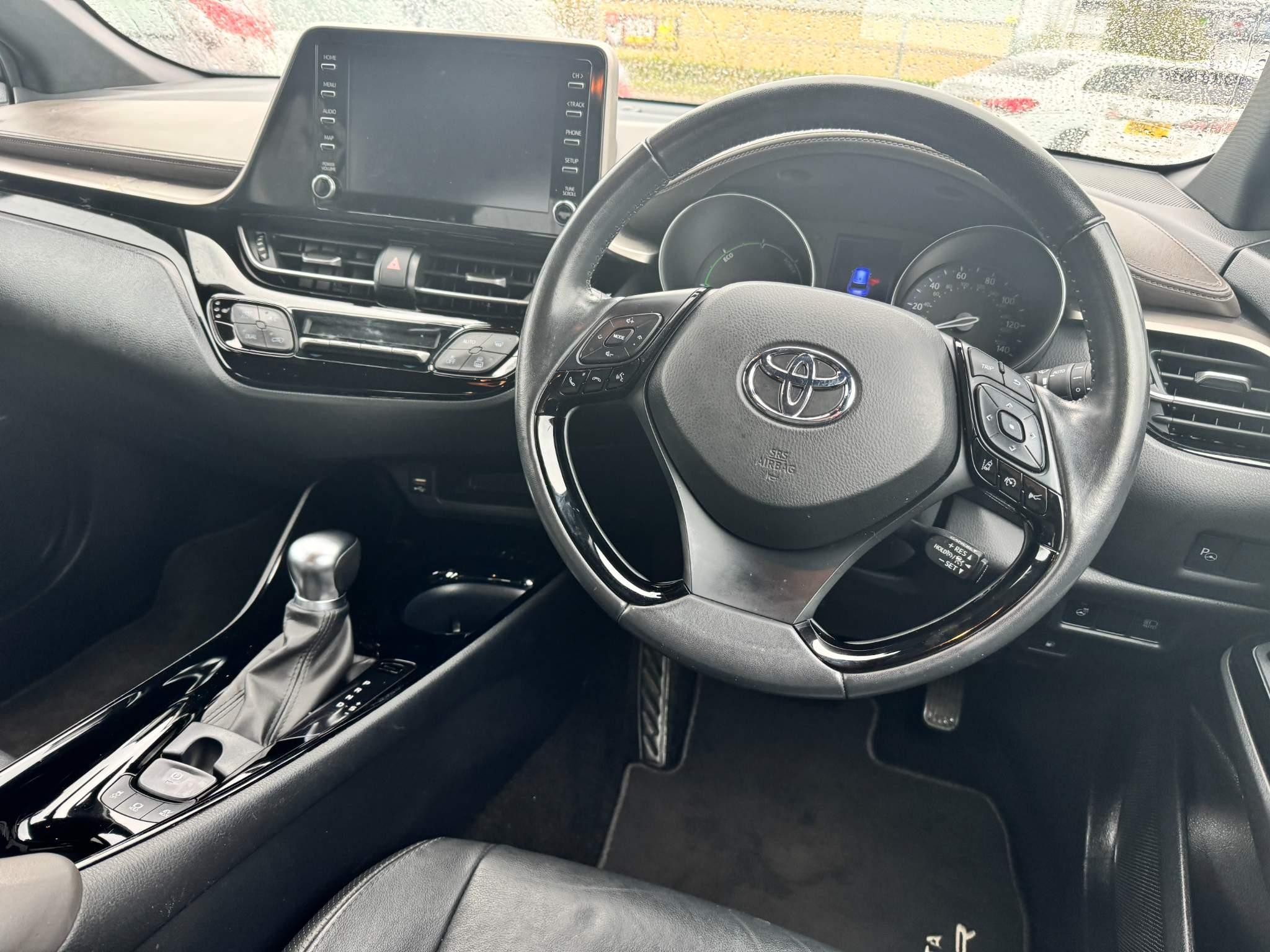 Toyota C-HR Self-Charging Hybrid Image 16