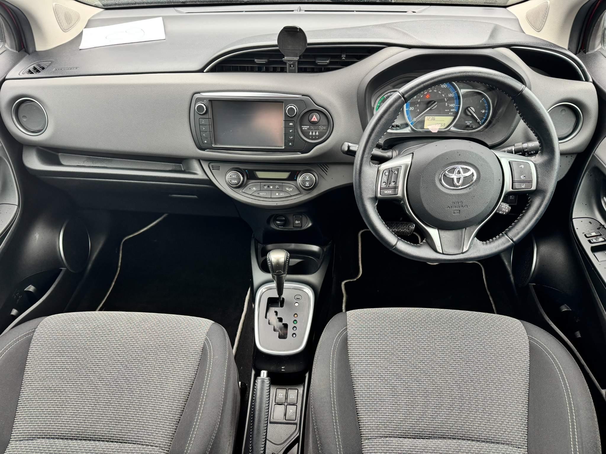 Toyota Yaris Image 15