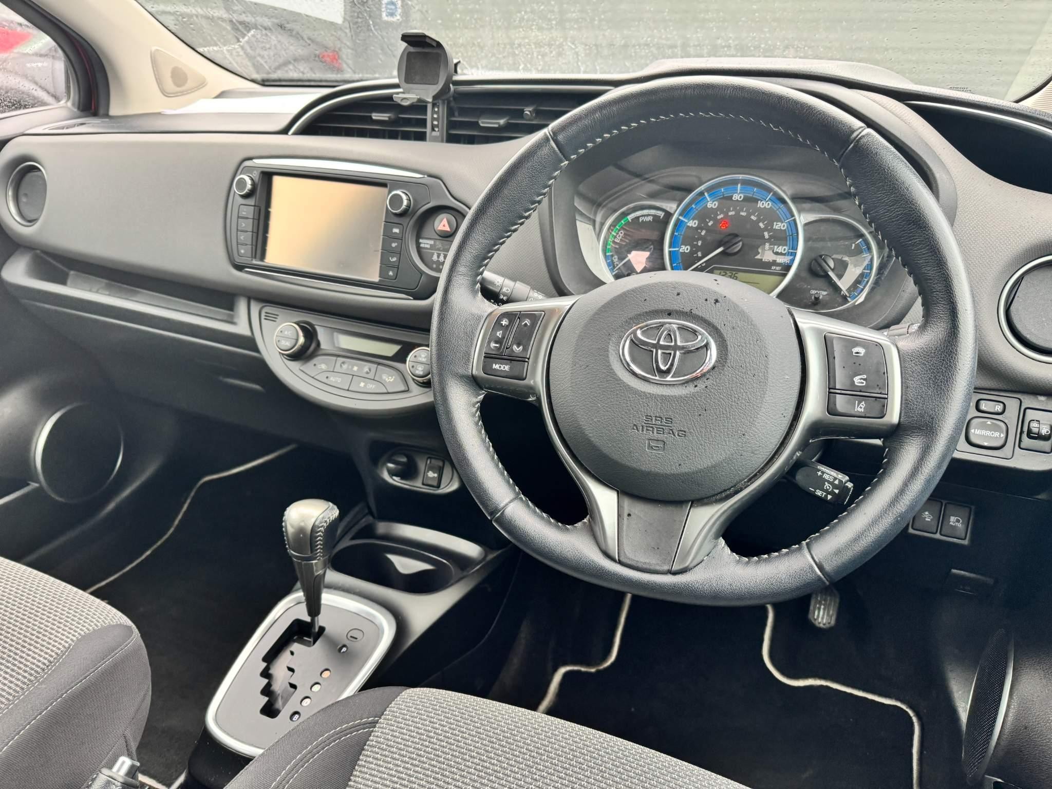 Toyota Yaris Image 16