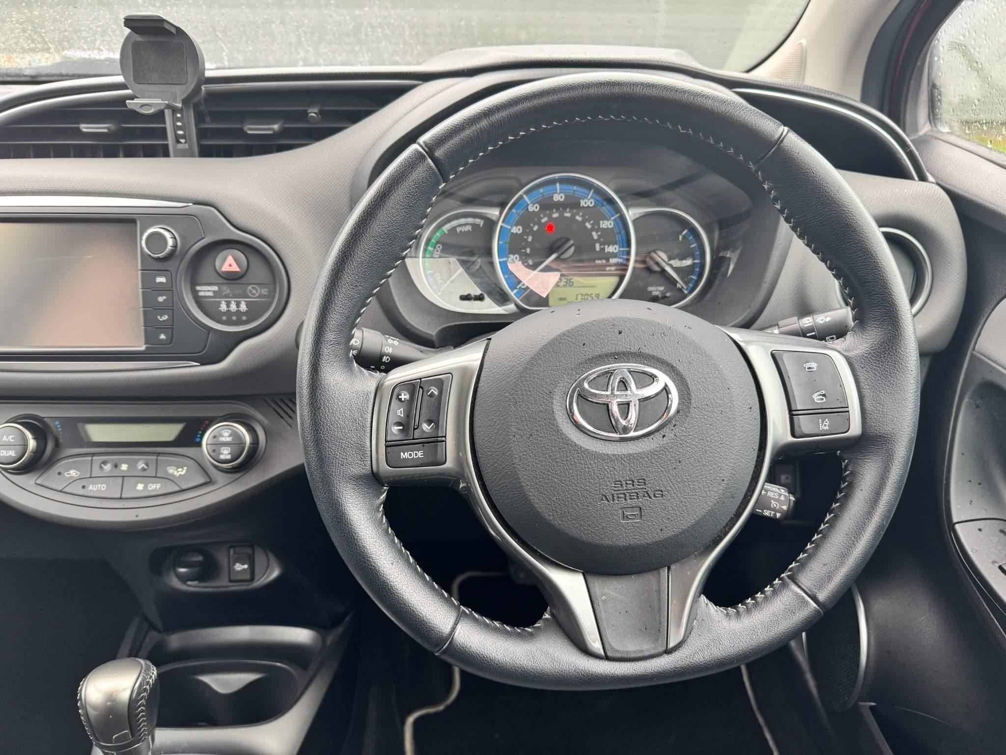 Toyota Yaris Image 17