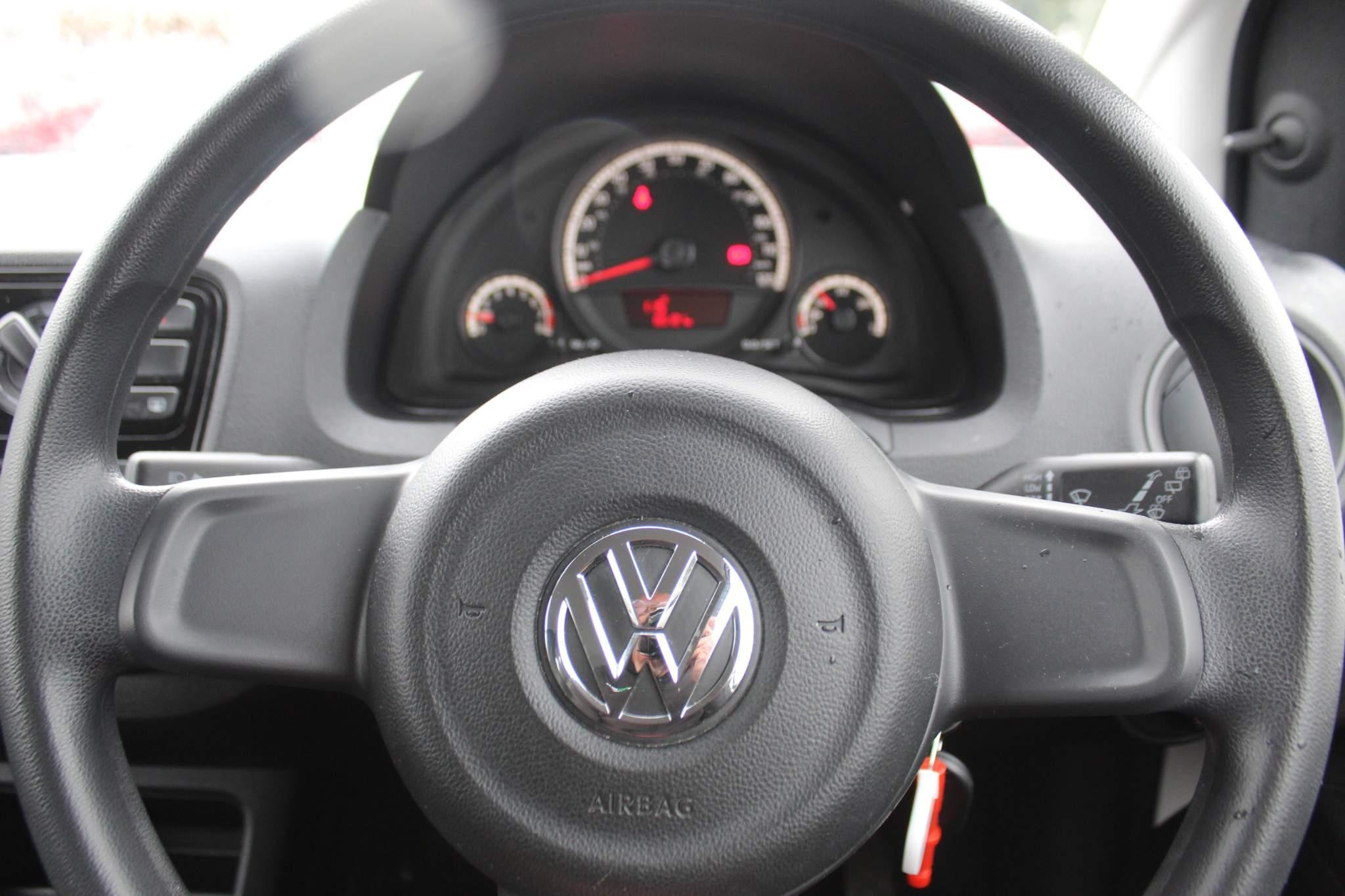 Volkswagen up! Image 15