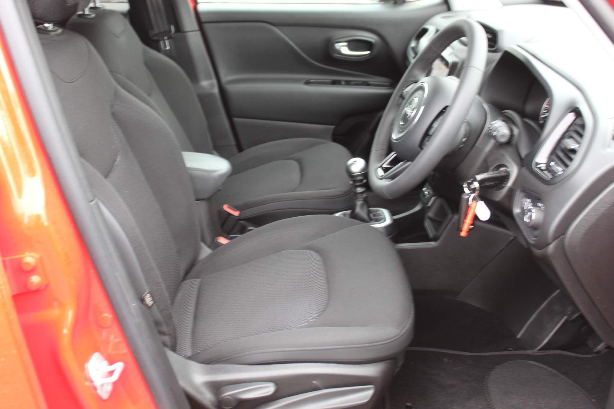 Jeep Renegade Image 11