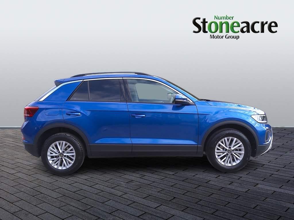 Volkswagen T-Roc Image 2