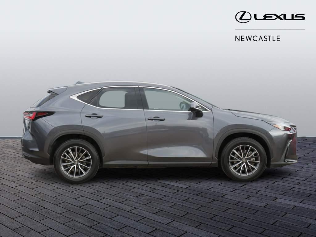 Lexus NX Image 4