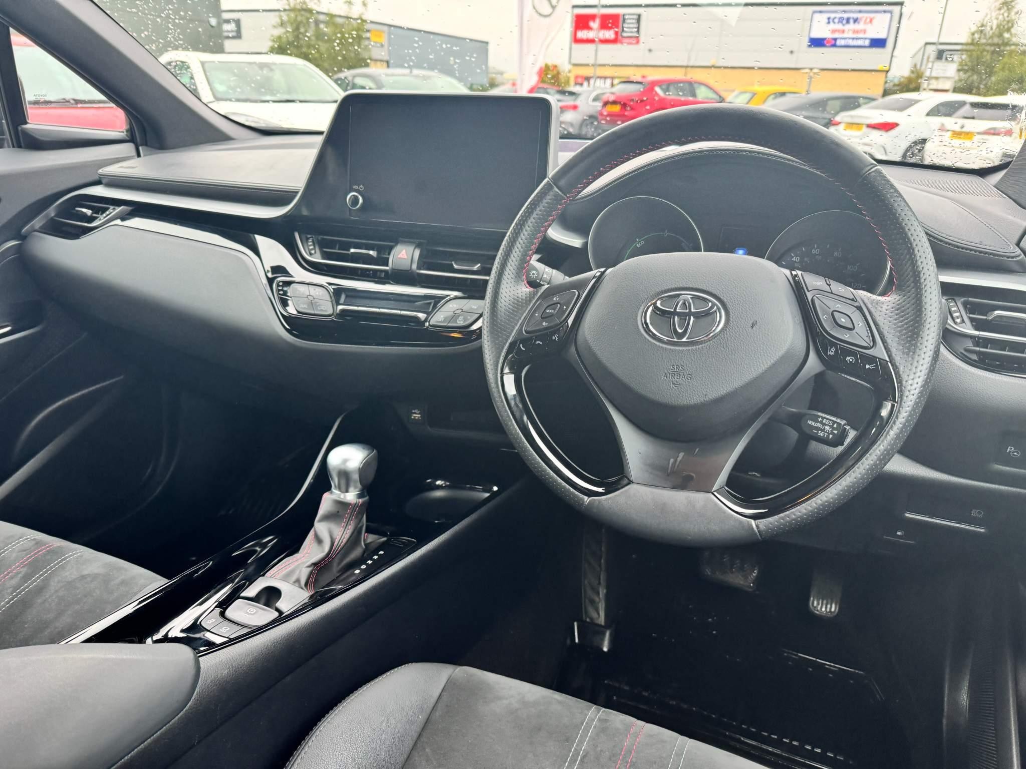 Toyota C-HR Self-Charging Hybrid Image 16