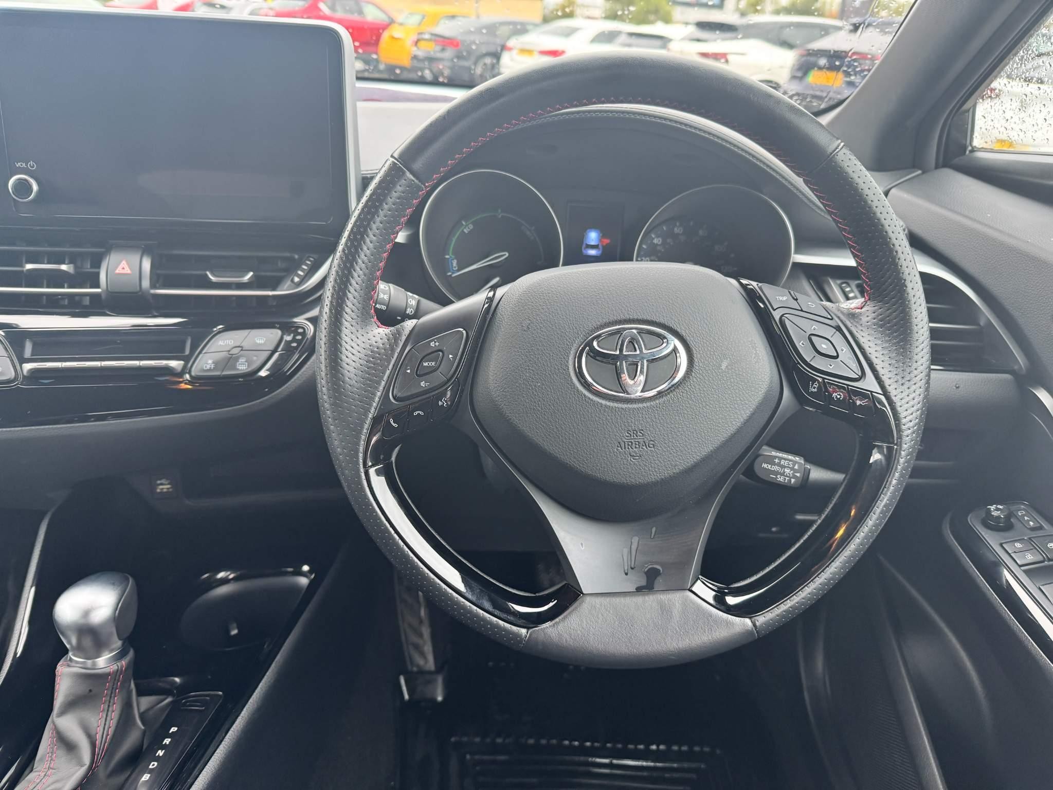 Toyota C-HR Self-Charging Hybrid Image 17