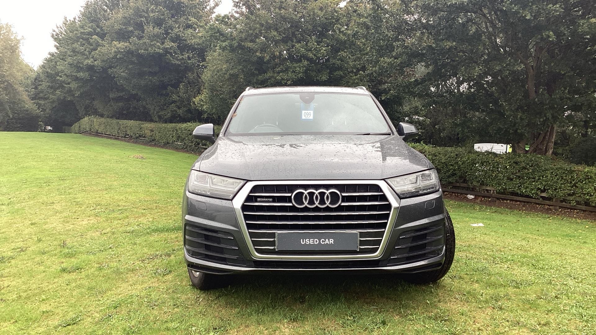 Audi Q7 Image 12