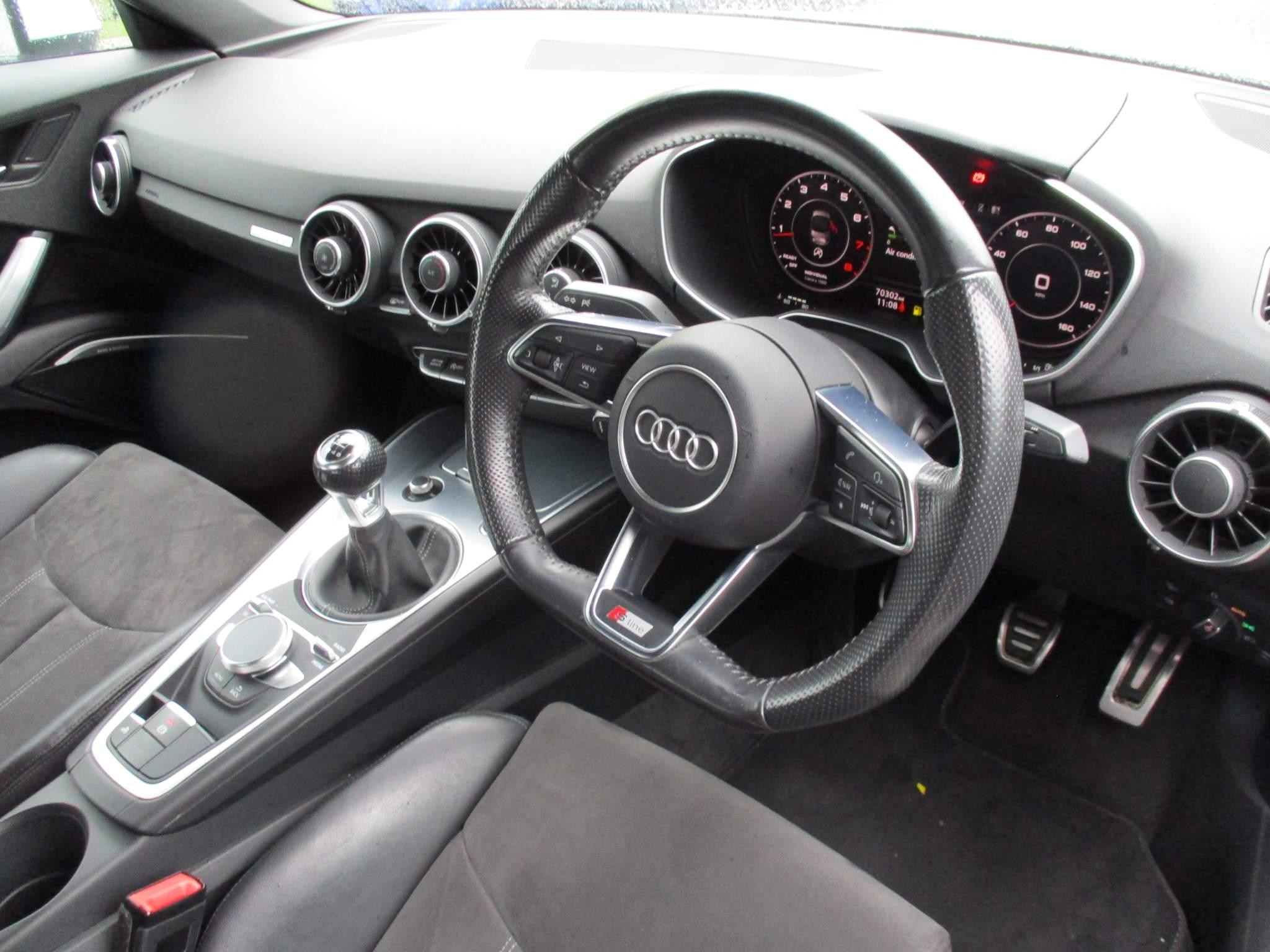 Audi TT Image 13