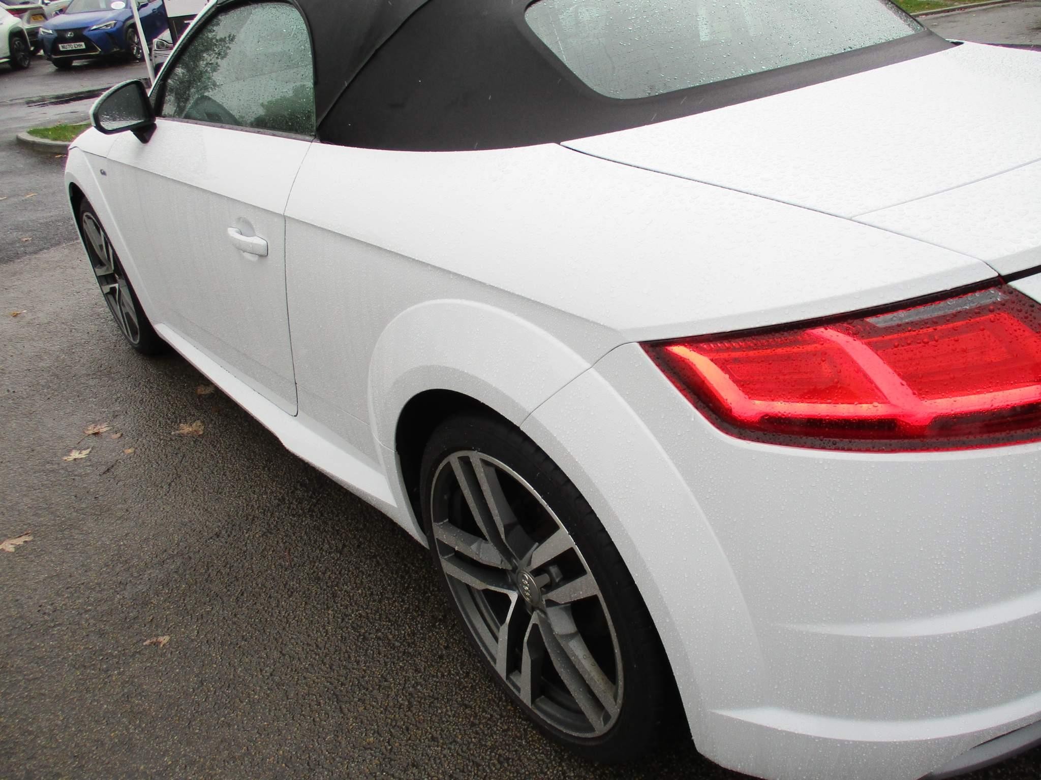 Audi TT Image 34