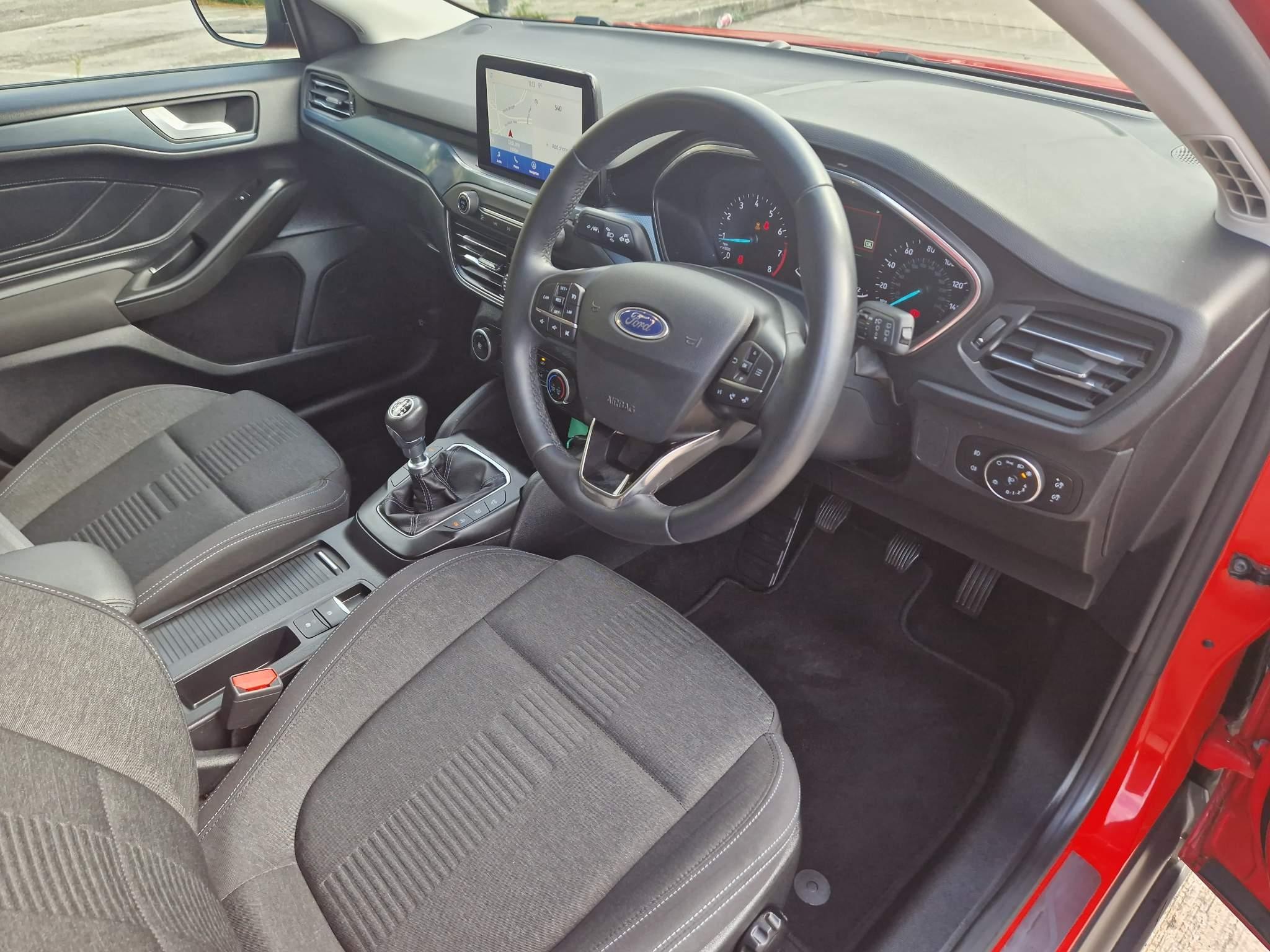 Ford Focus Image 11