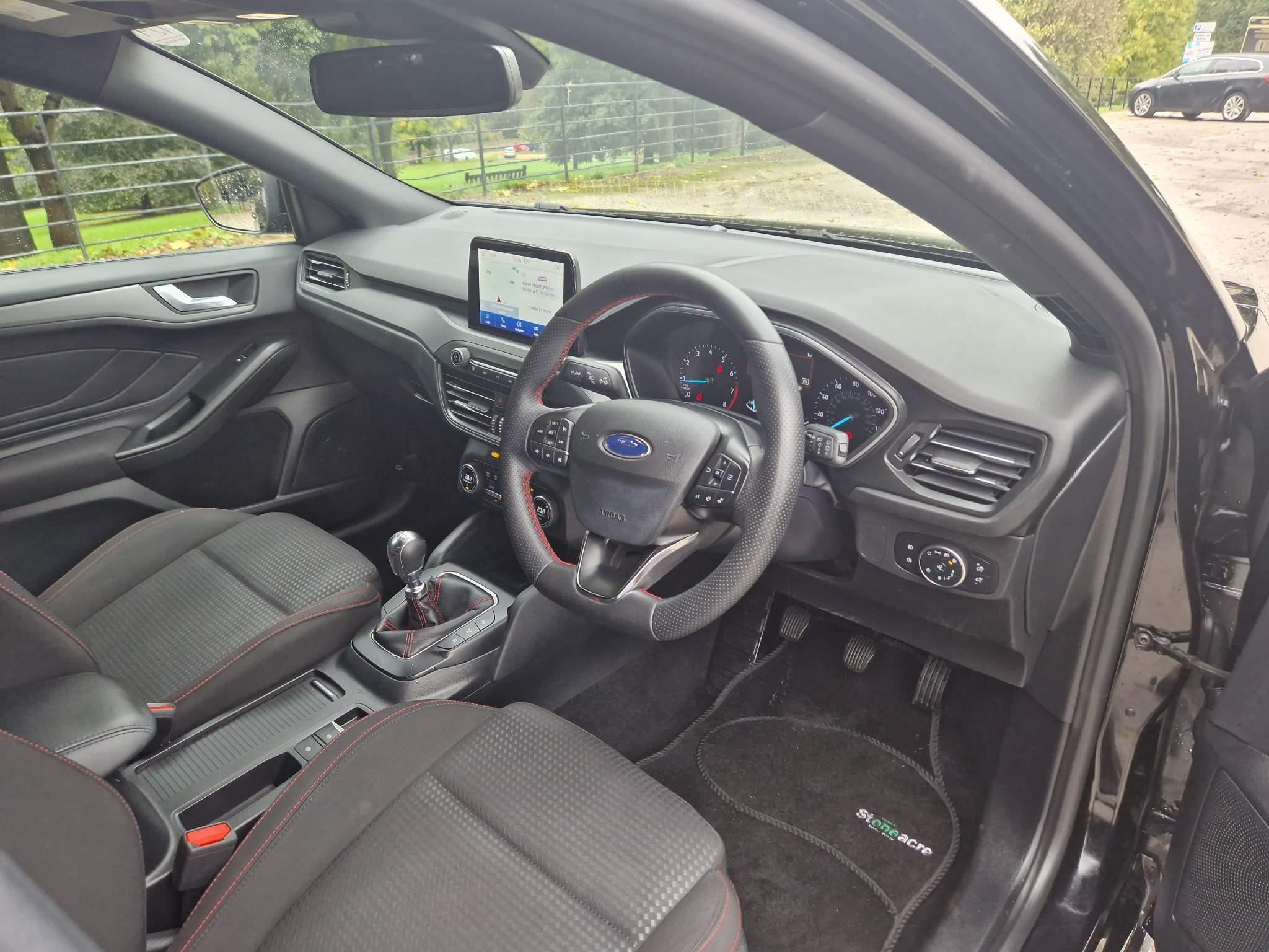 Ford Focus Image 11