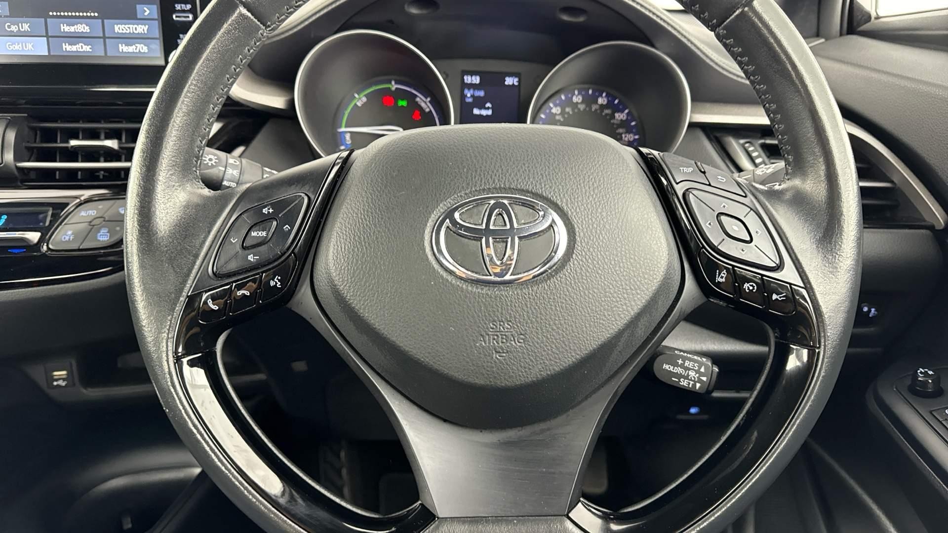 Toyota C-HR Image 14