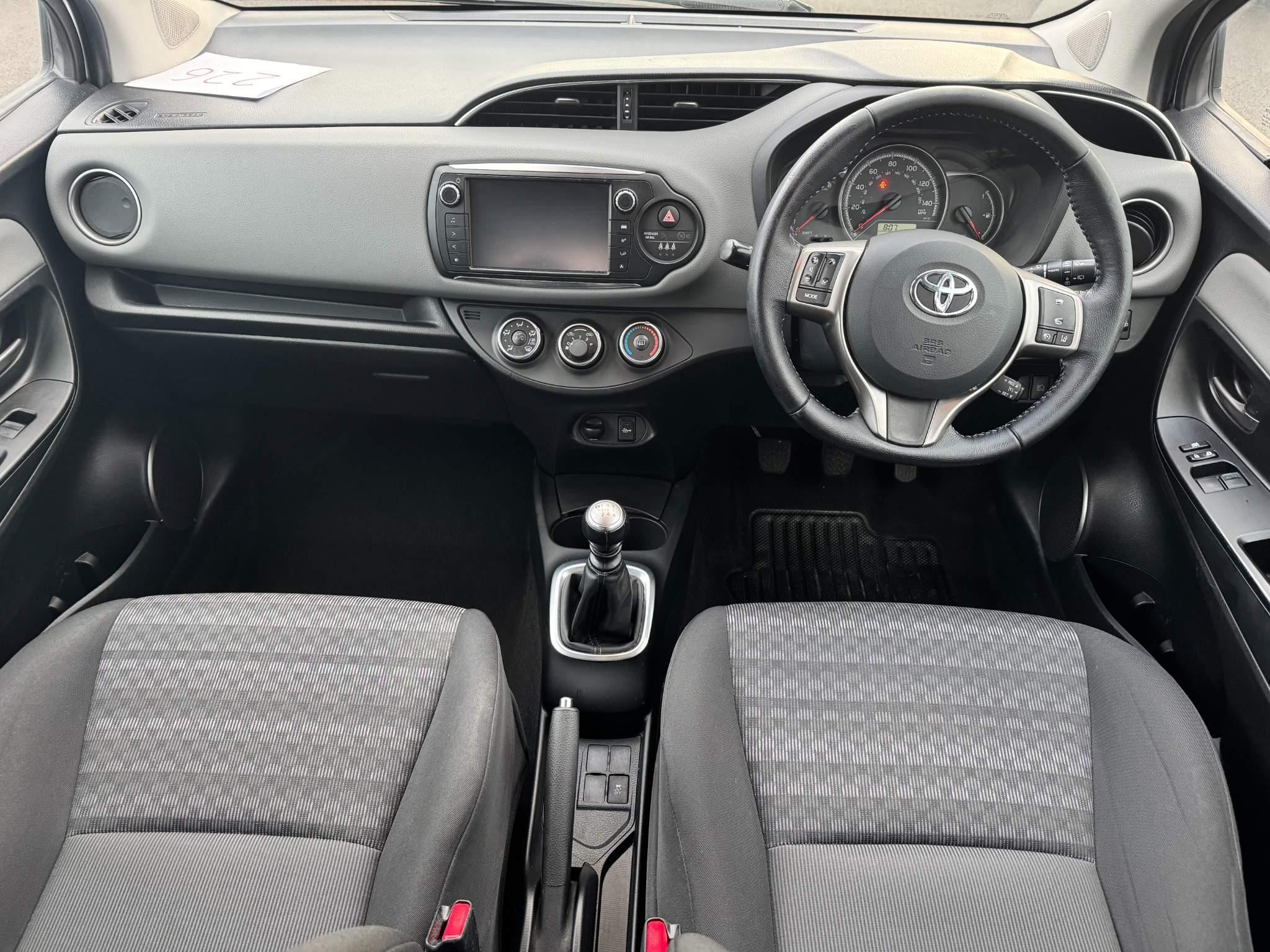 Toyota Yaris Image 15