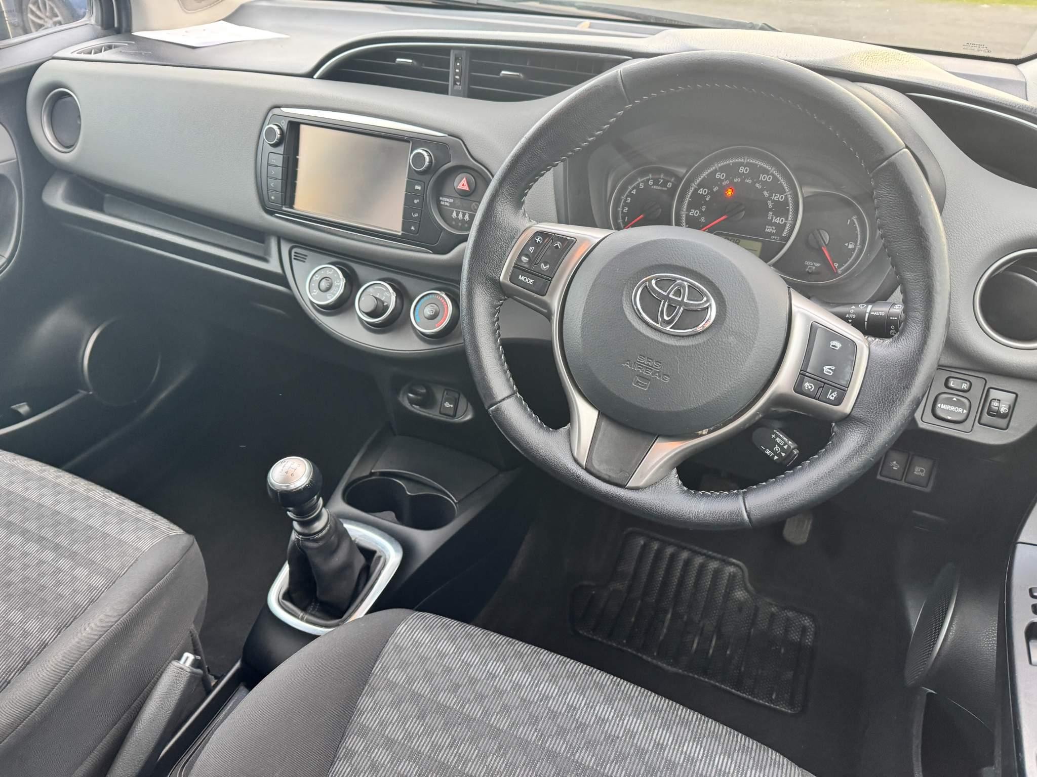 Toyota Yaris Image 16