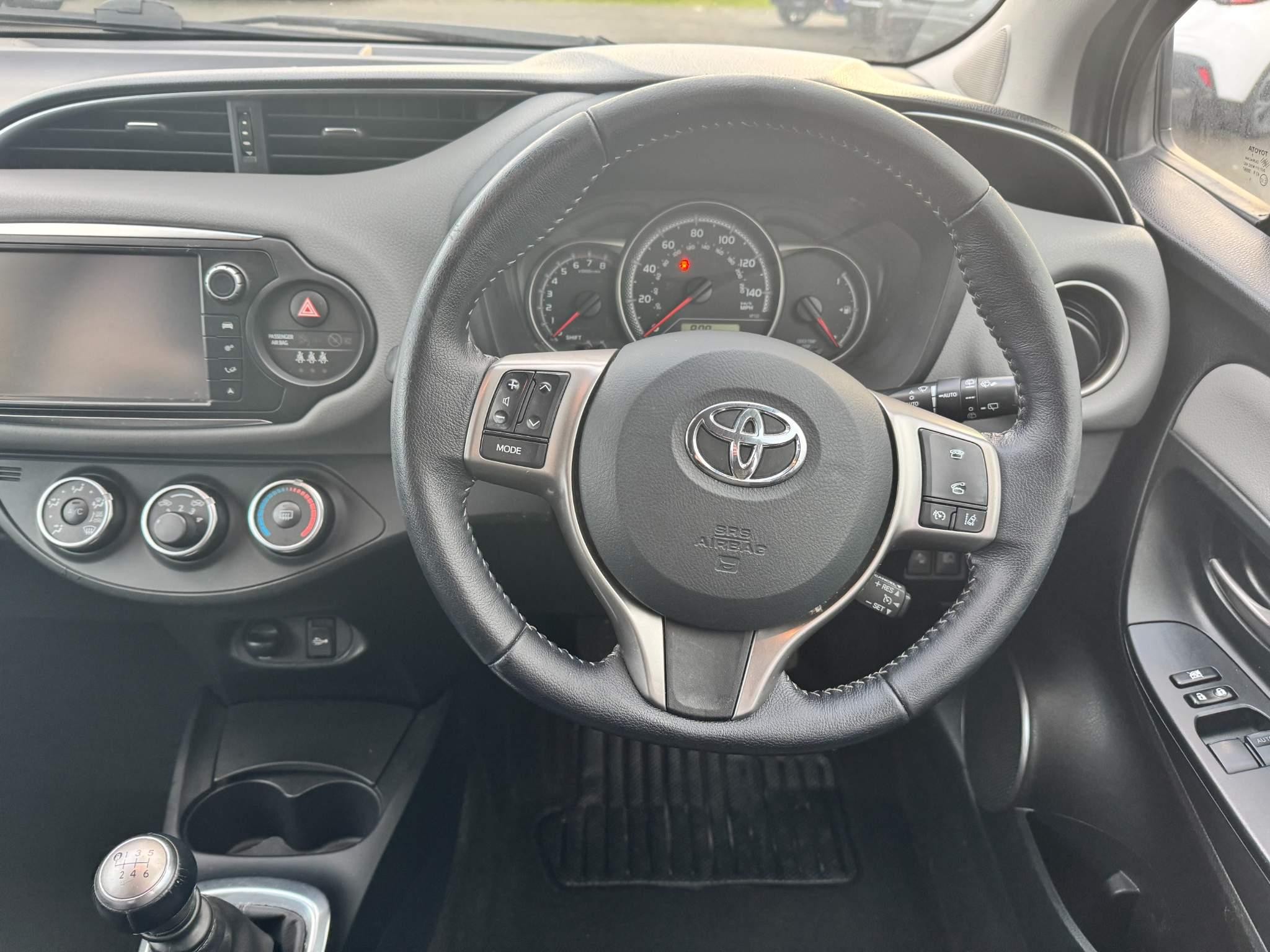 Toyota Yaris Image 17