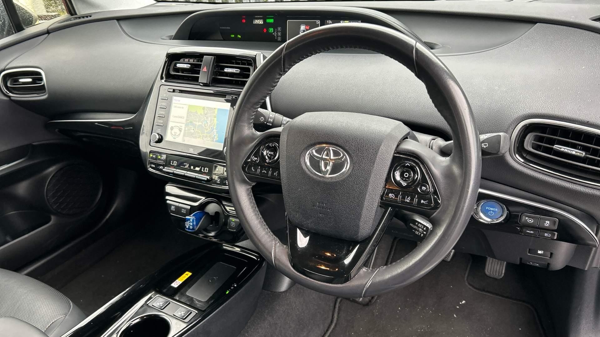 Toyota Prius Image 12