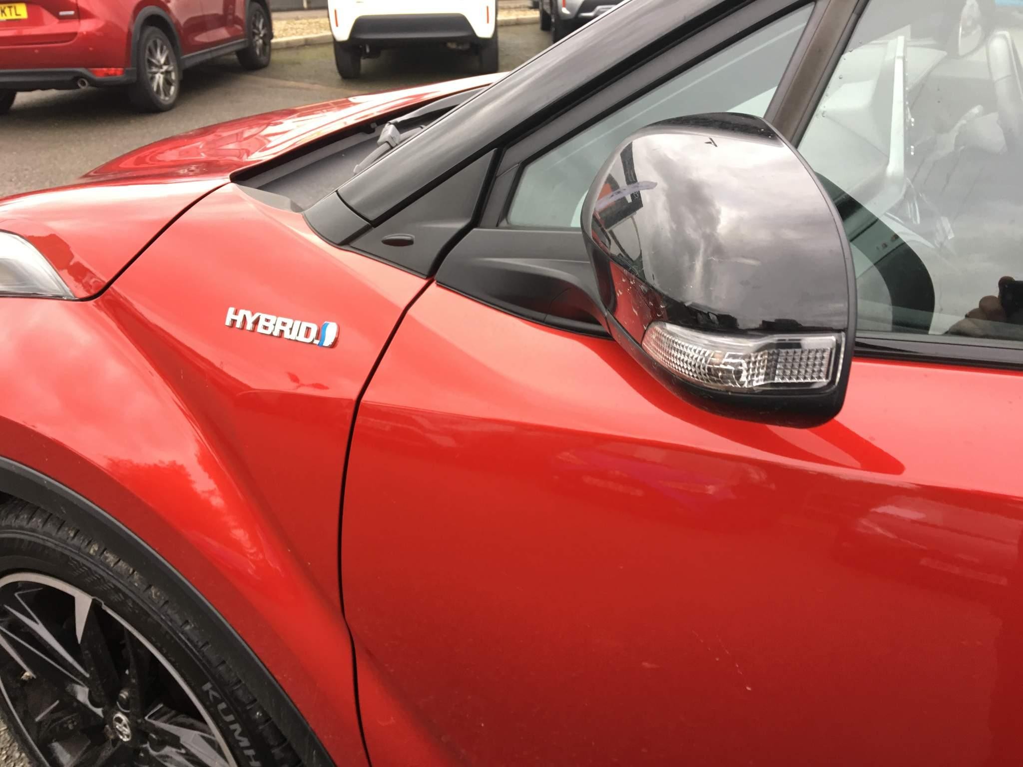 Toyota C-HR Self-Charging Hybrid Image 24