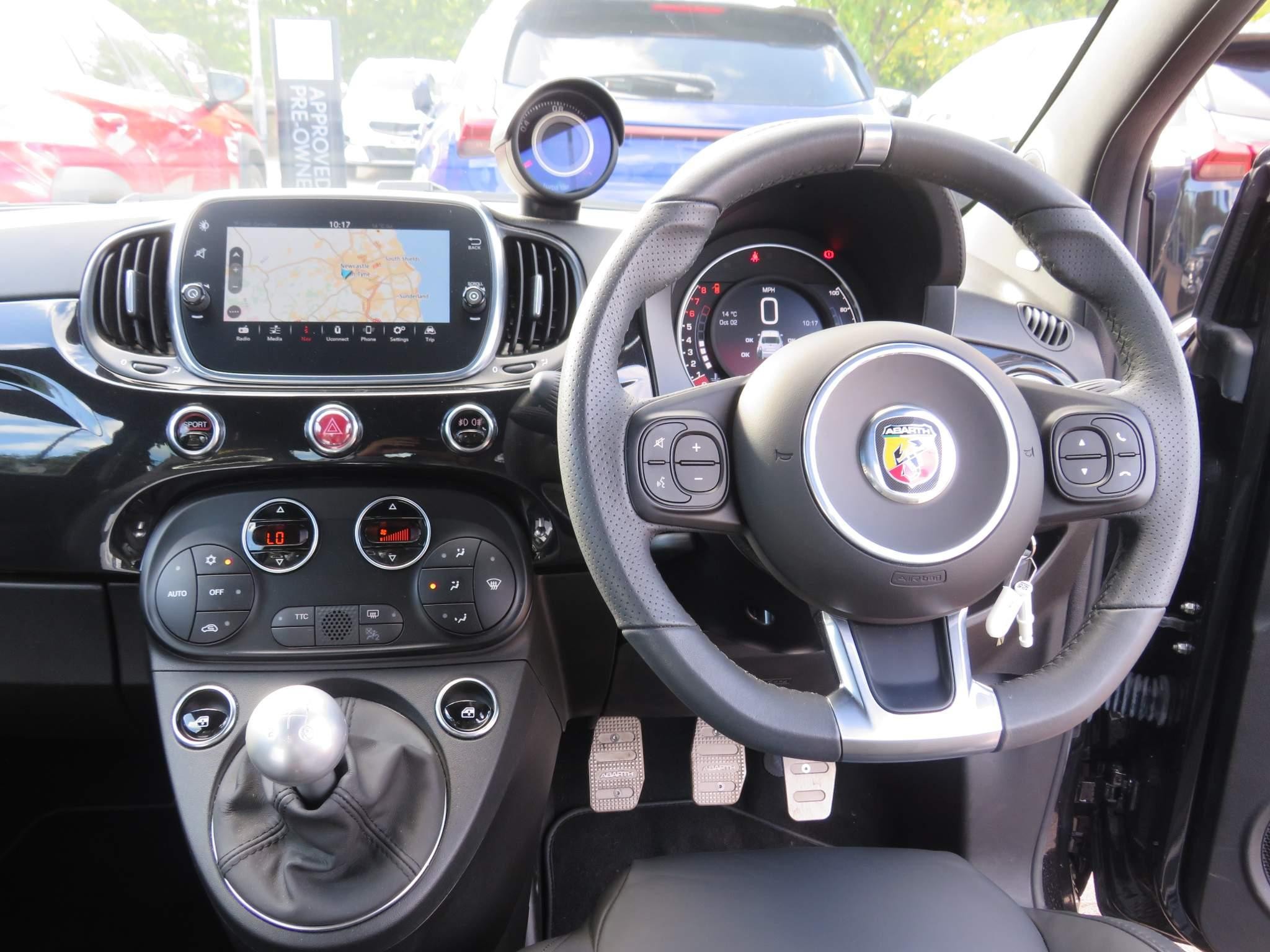 Abarth 595 Image 14