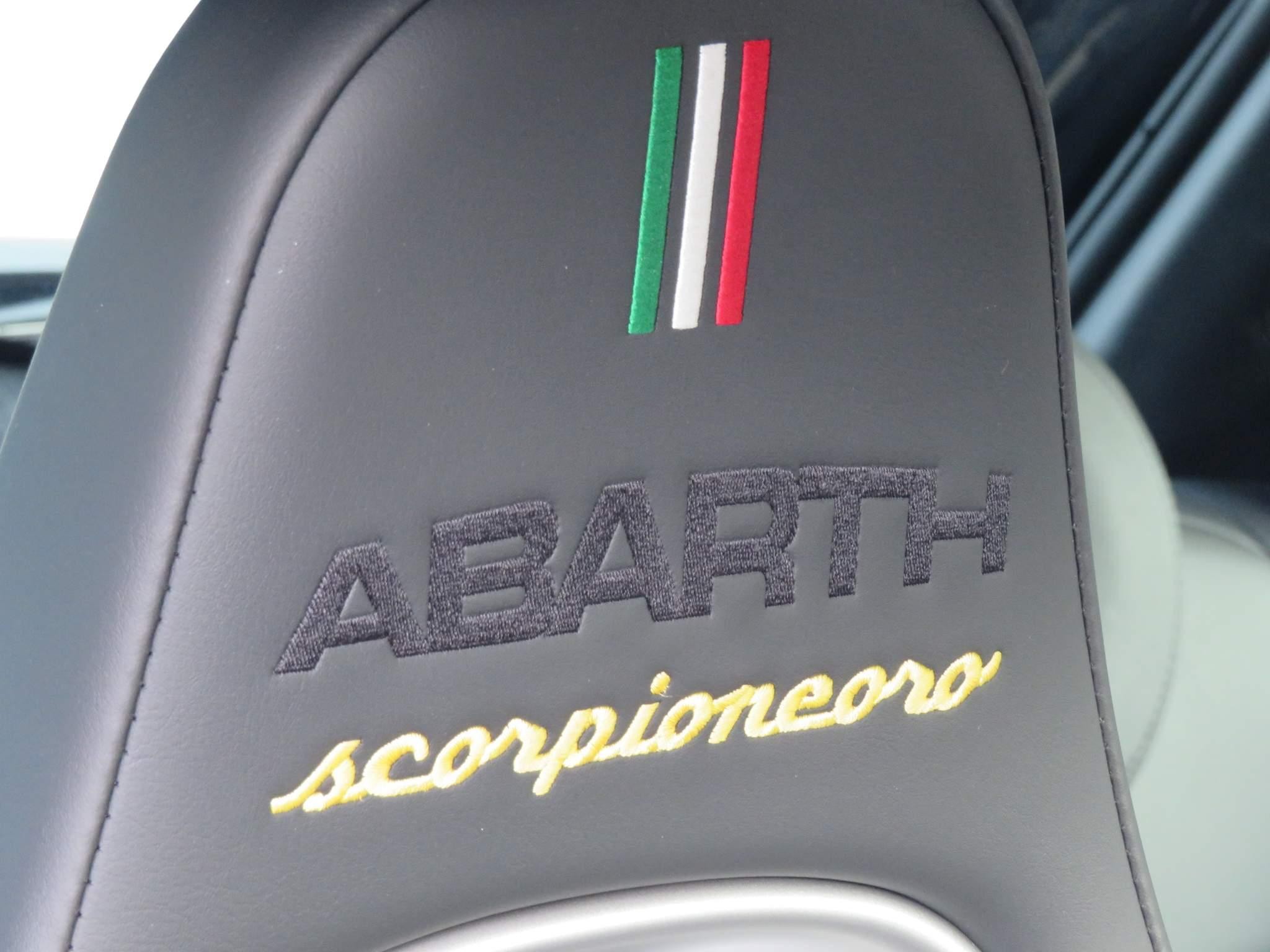 Abarth 595 Image 26