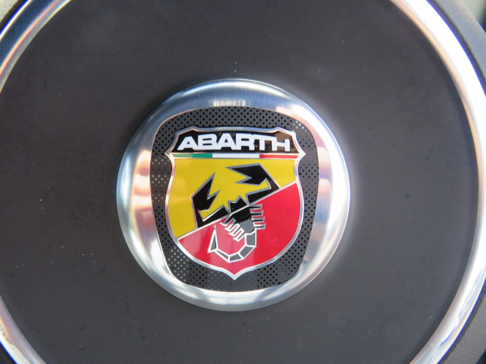 Abarth 595 Image 31