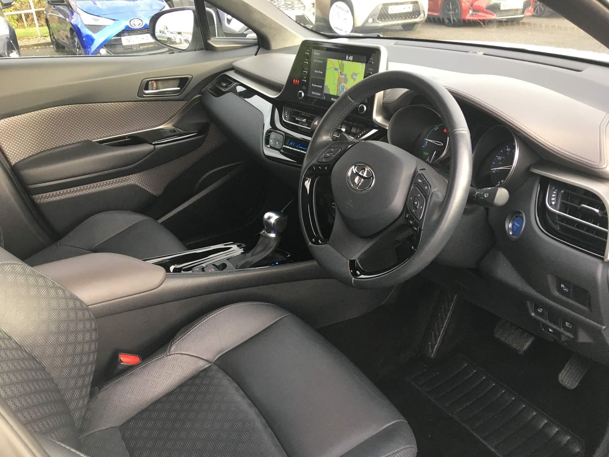 Toyota C-HR Image 13