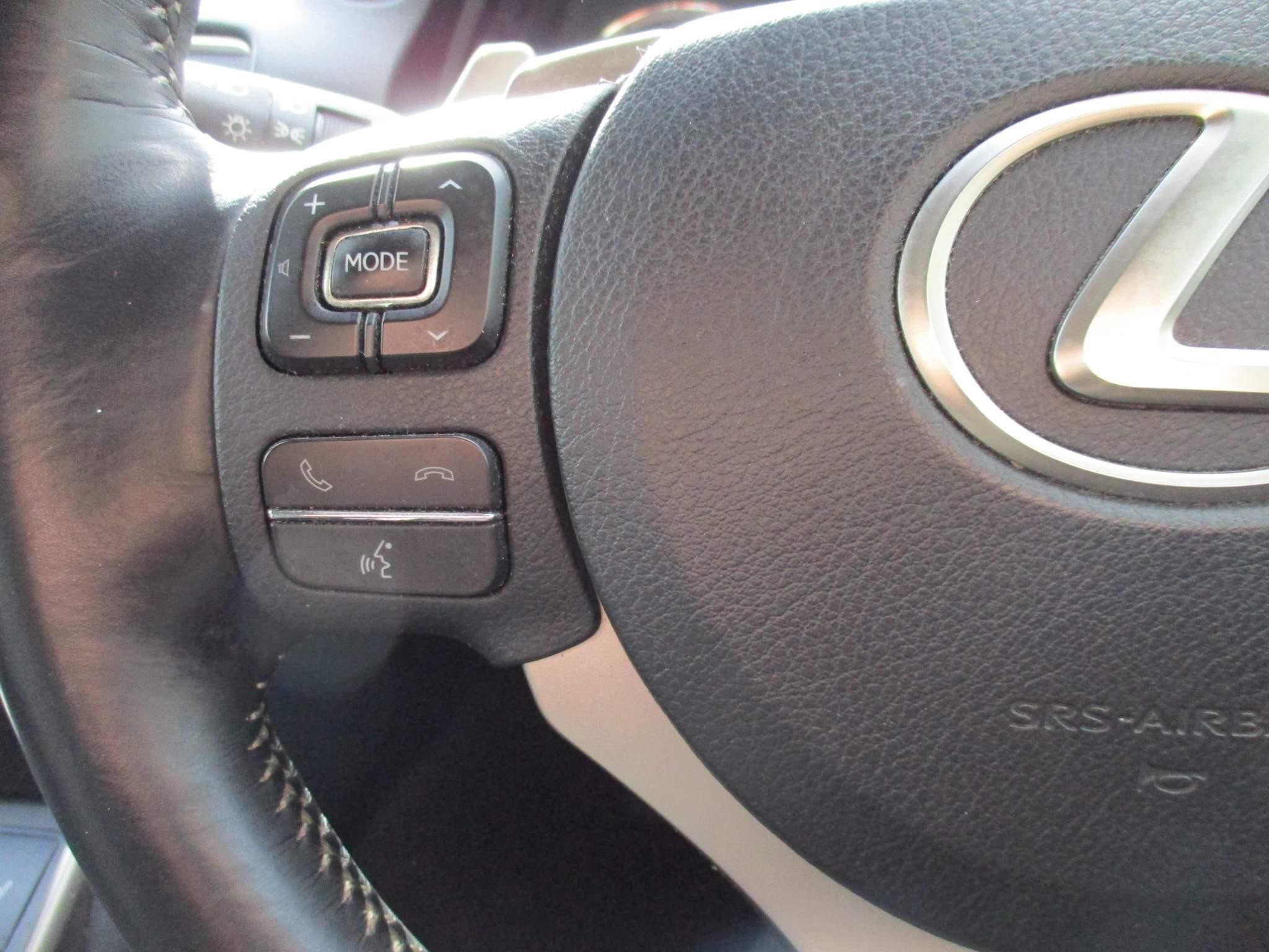 Lexus GS Image 23