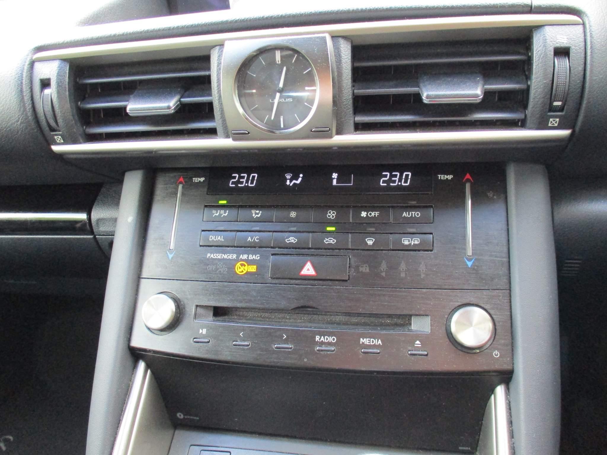 Lexus GS Image 30