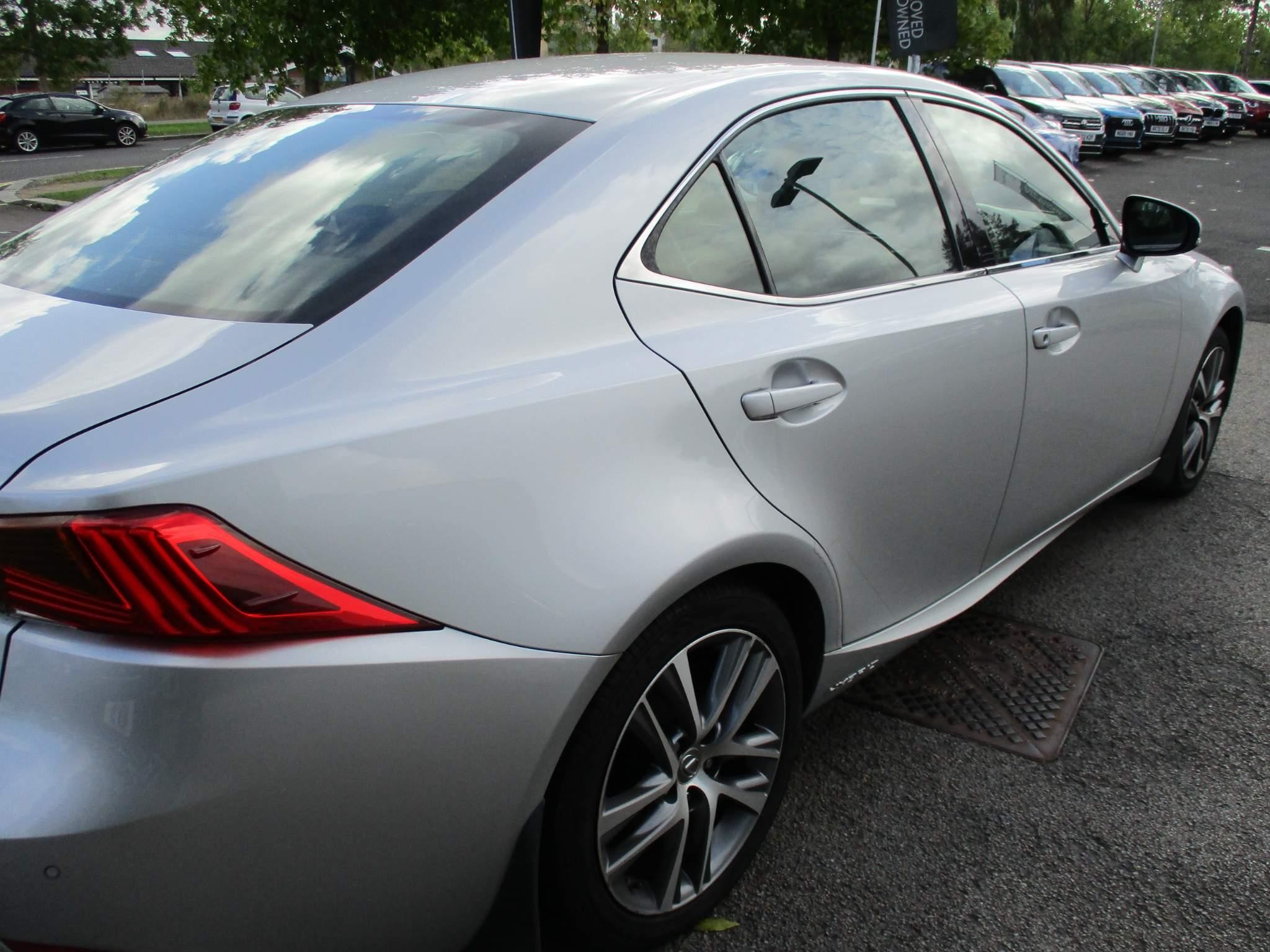 Lexus GS Image 42