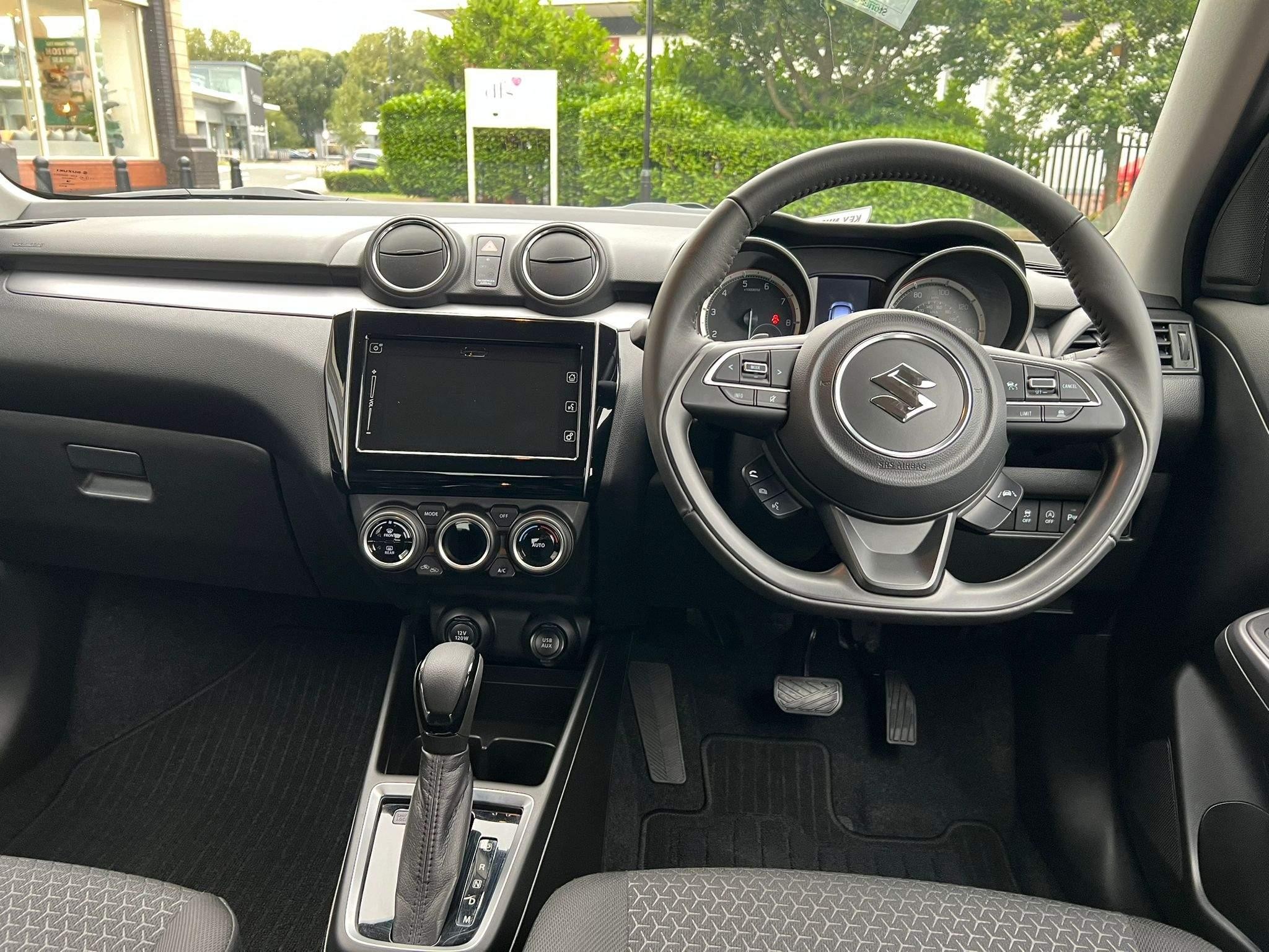 Suzuki Swift Image 17