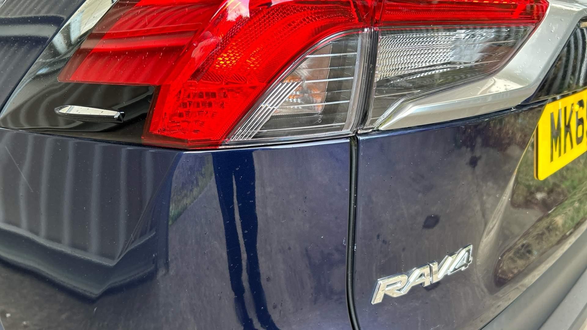 Toyota RAV4 Image 50