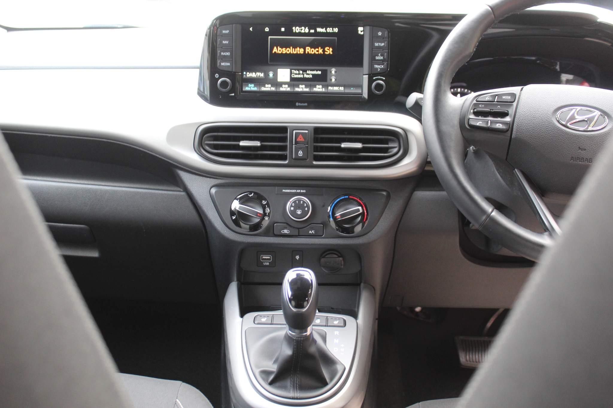 Hyundai i10 Image 18