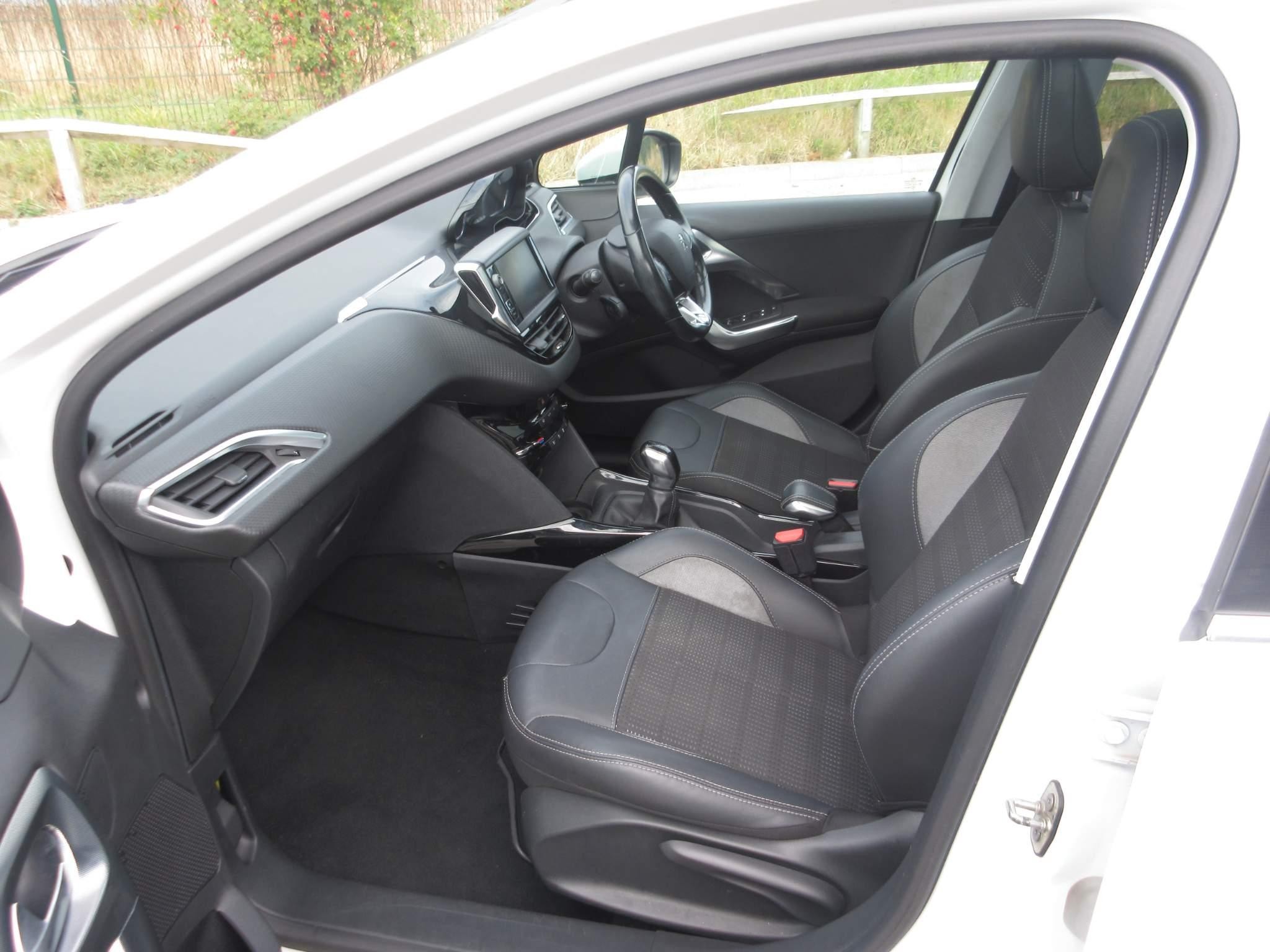 Peugeot 2008 Image 29