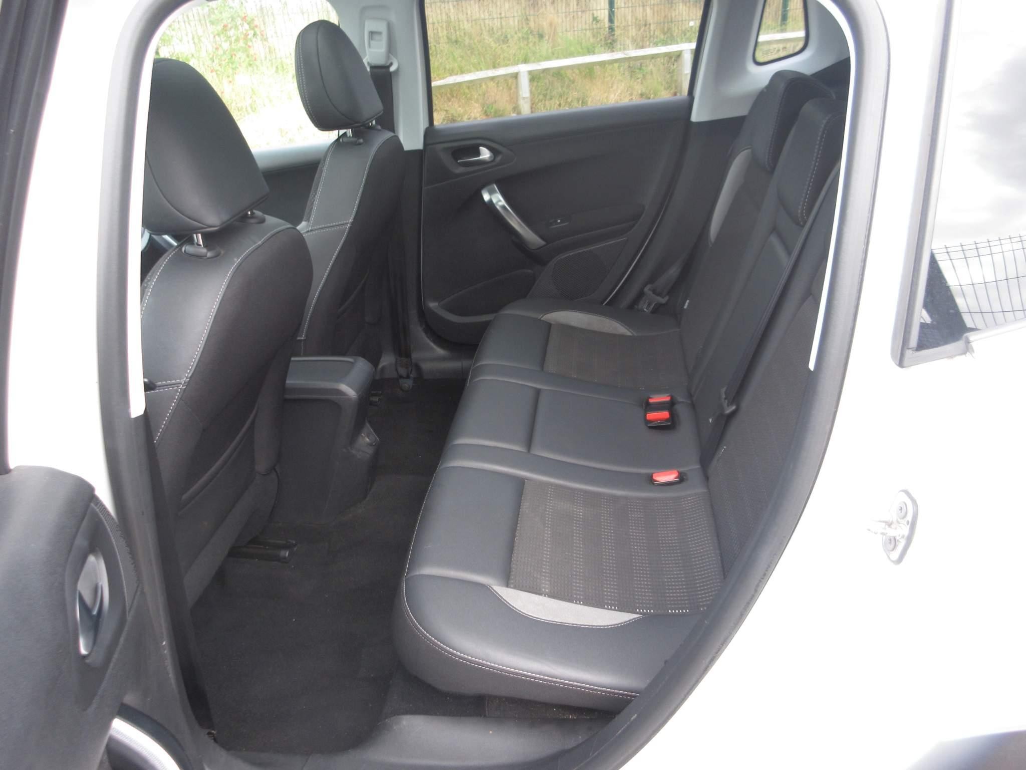 Peugeot 2008 Image 31